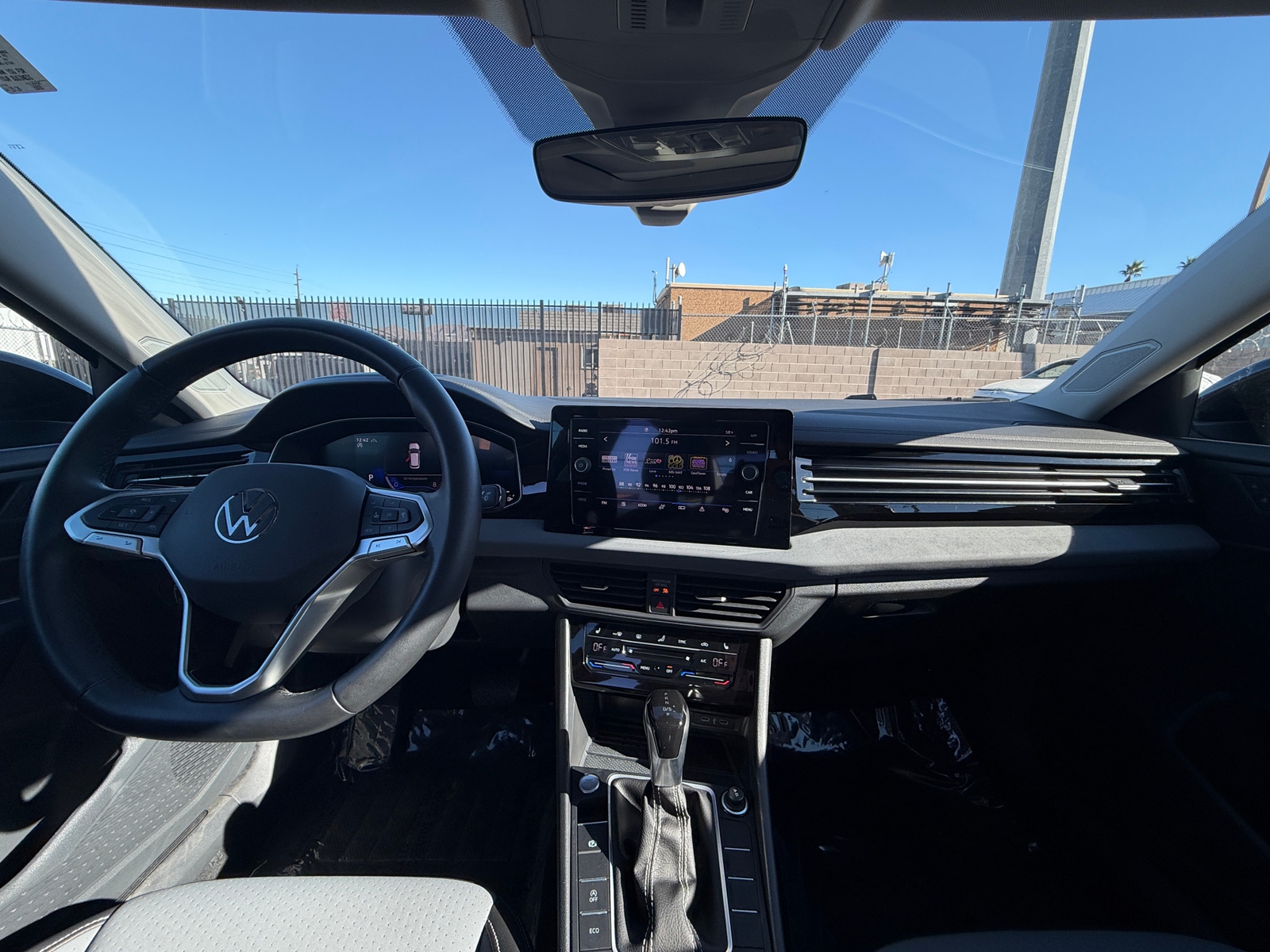 Thumbnail: 2025 Volkswagen Jetta - 3