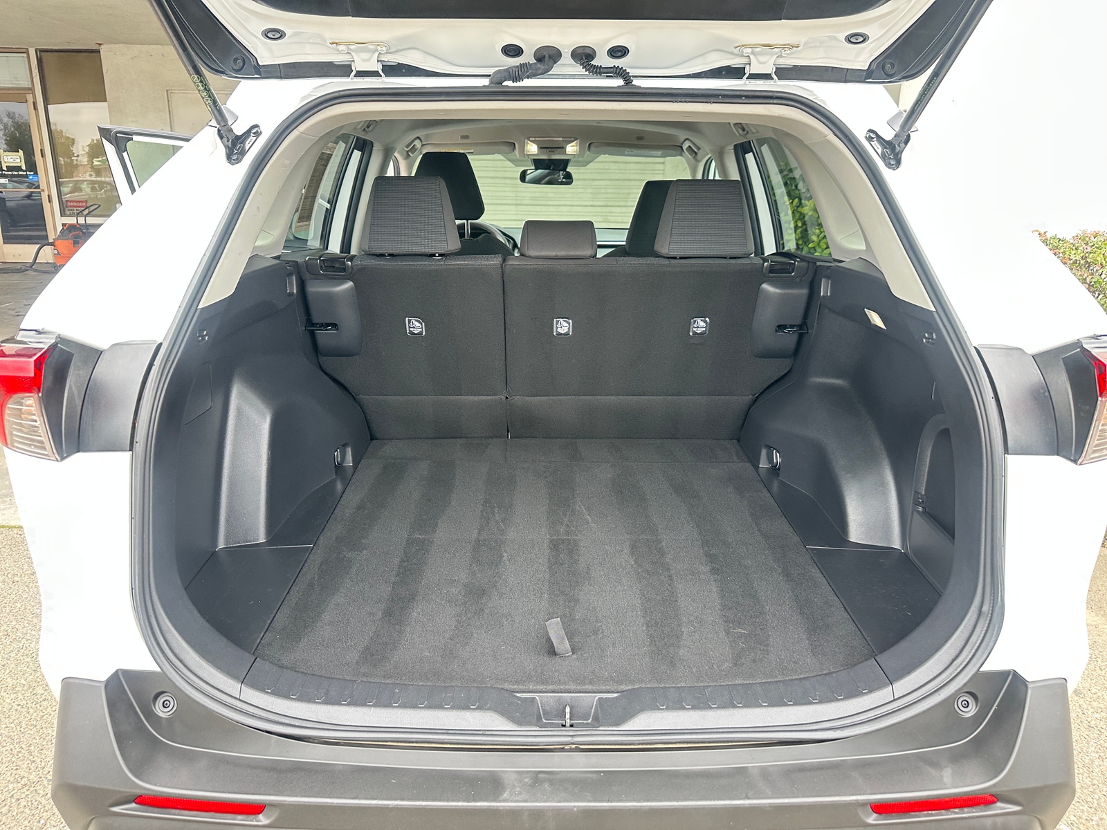 Thumbnail: 2025 Toyota RAV4 - 6