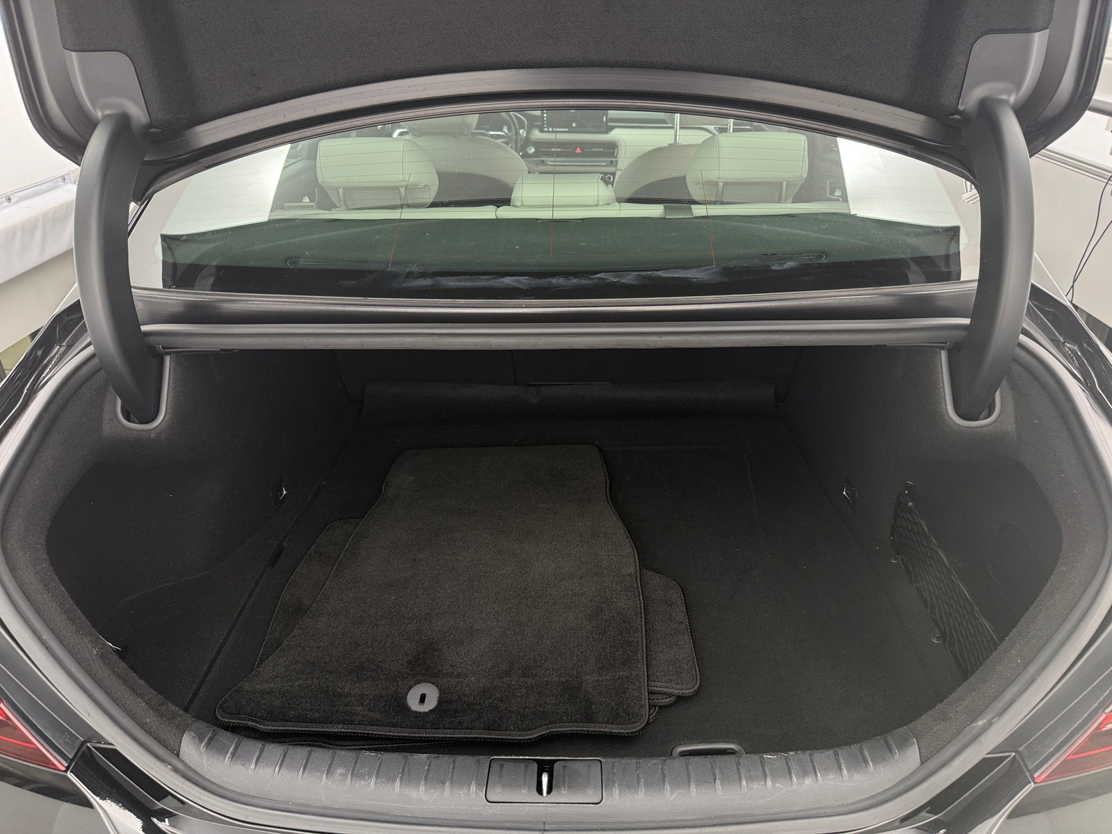 Thumbnail: 2025 Genesis G70 - 6