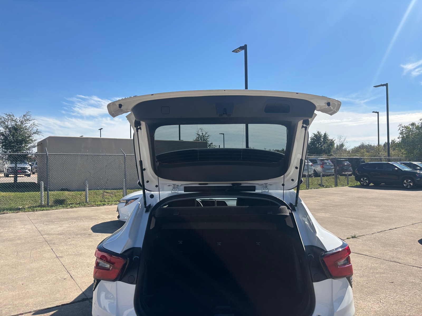 Thumbnail: 2025 Chevrolet Trax - 6