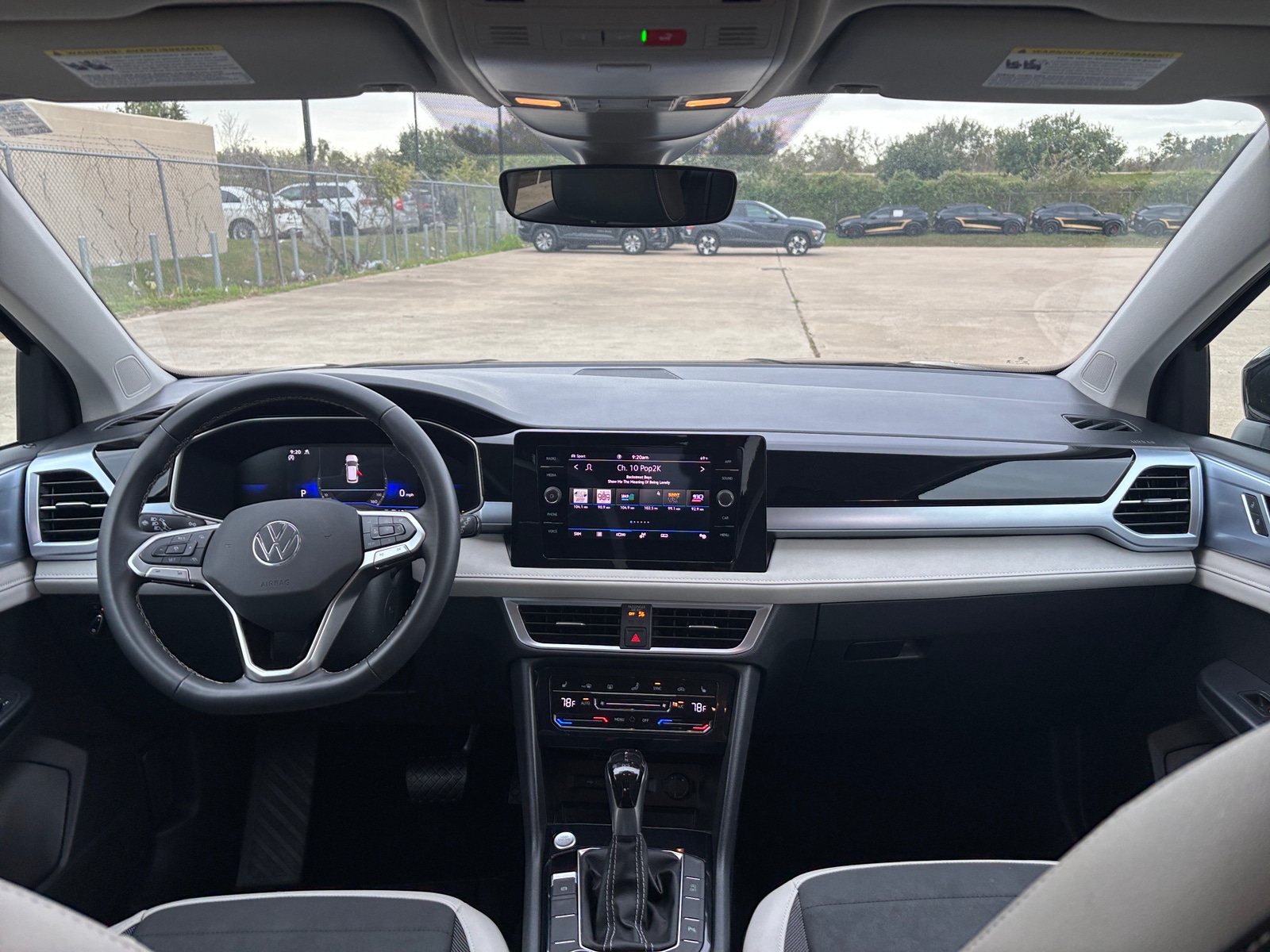 Thumbnail: 2025 Volkswagen Taos - 3