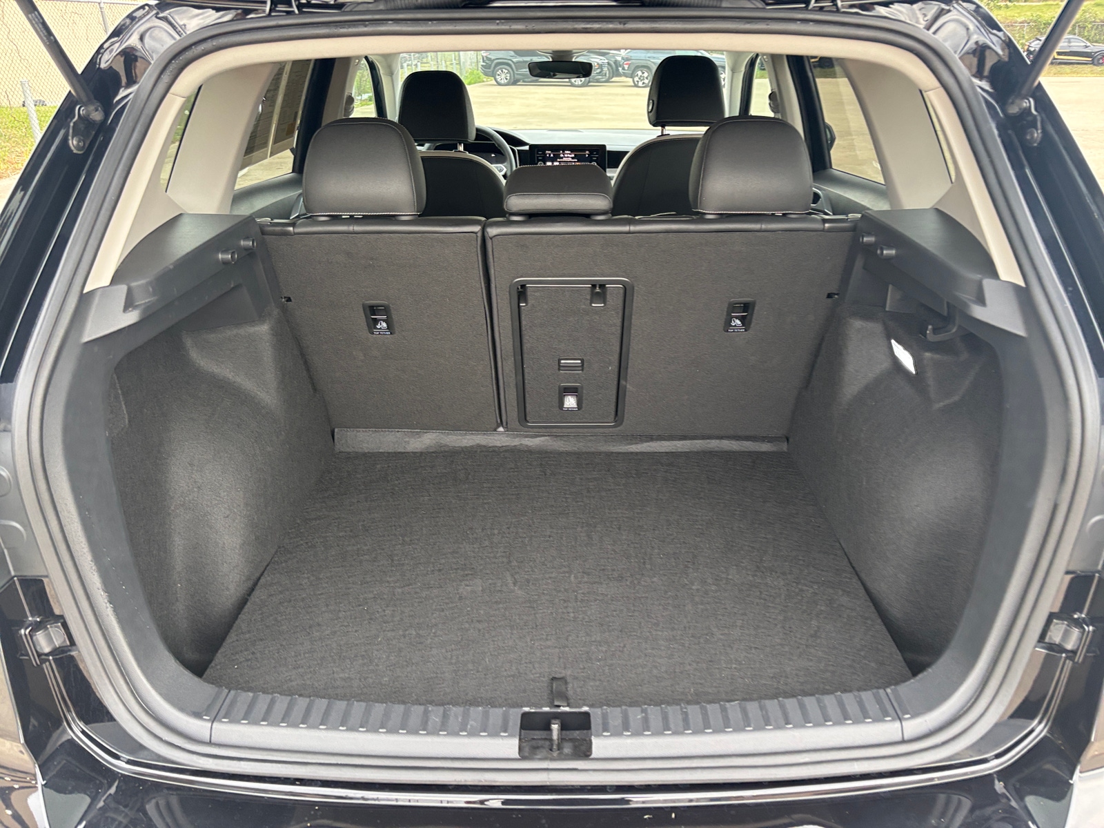 Thumbnail: 2025 Volkswagen Taos - 6