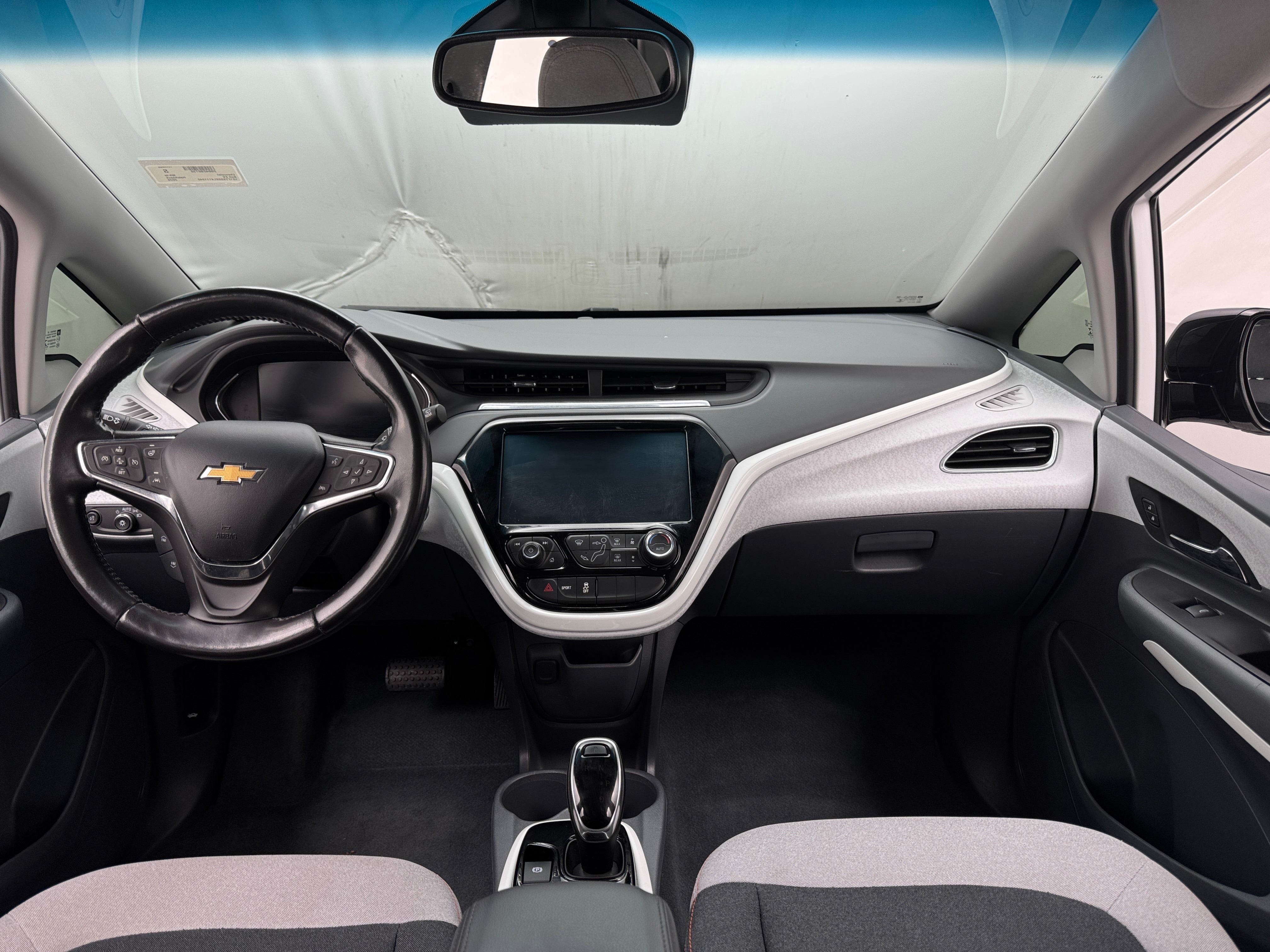 Used 2020 Chevrolet Bolt EV LT with VIN 1G1FY6S0XL4111342 for sale in Oak Creek, WI