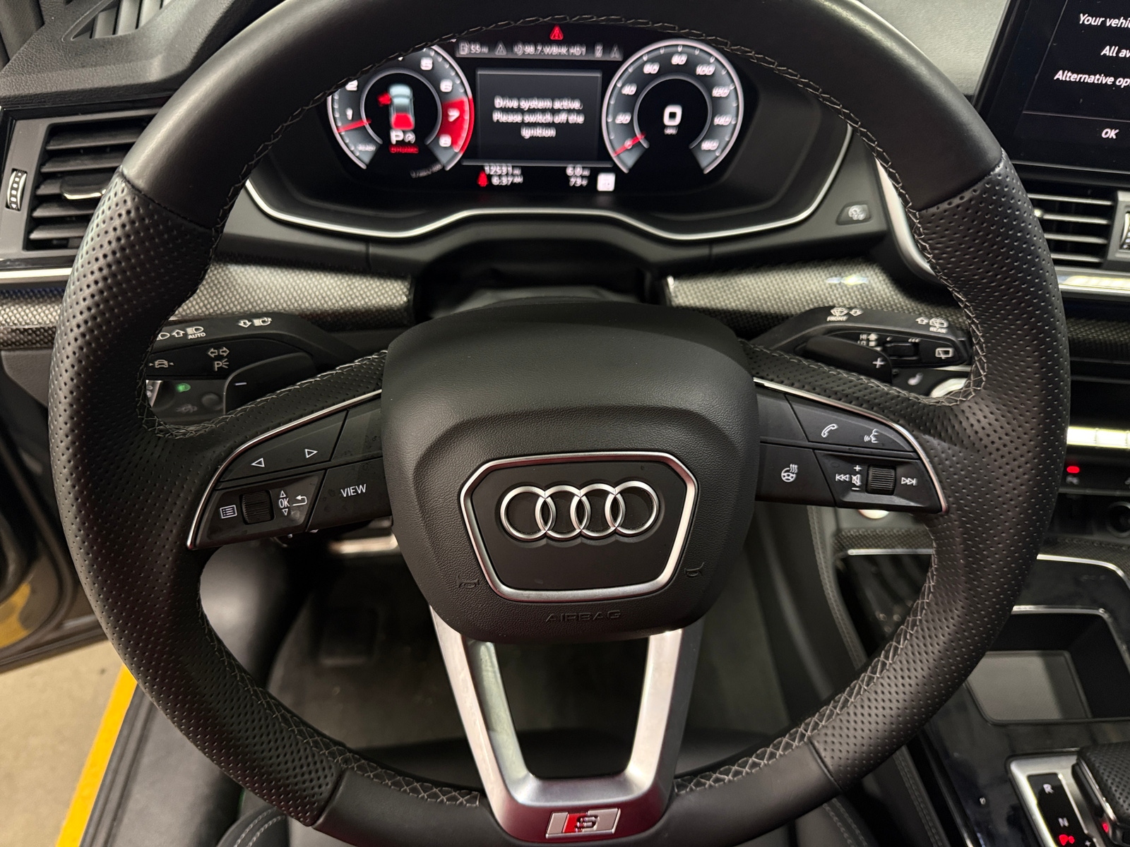 Thumbnail: 2025 Audi SQ5 - 4