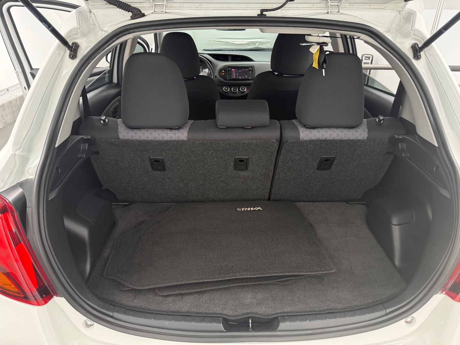 Thumbnail: 2017 Toyota Yaris - 7