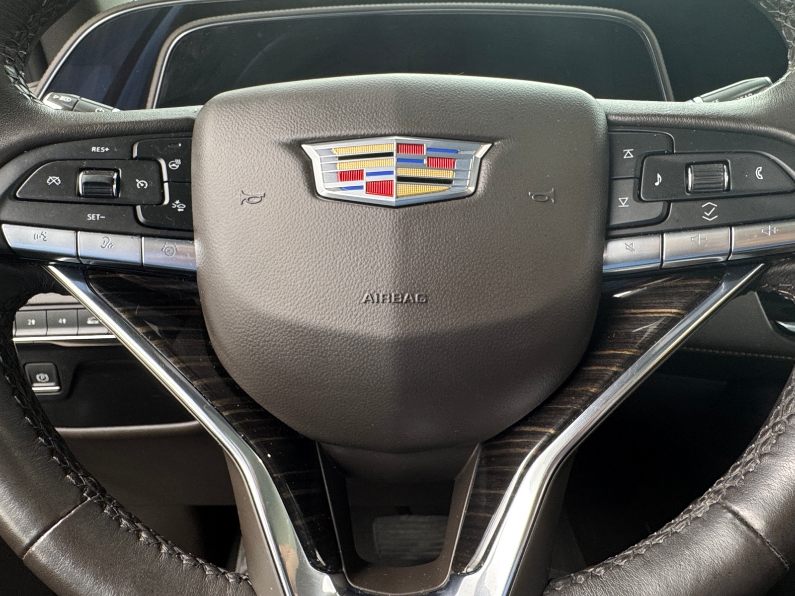 Thumbnail: 2022 Cadillac Escalade - 4