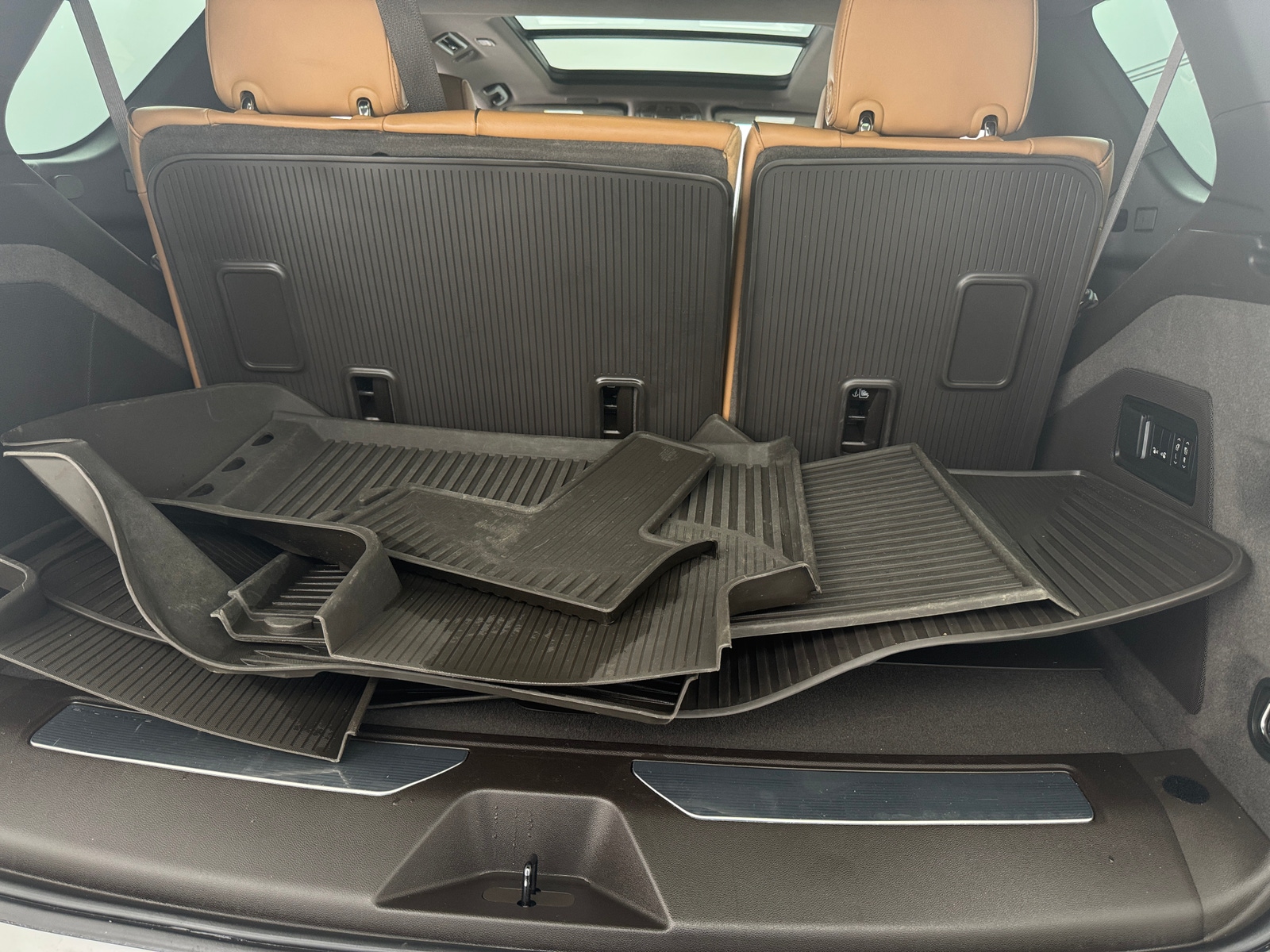 Thumbnail: 2022 Cadillac Escalade - 6