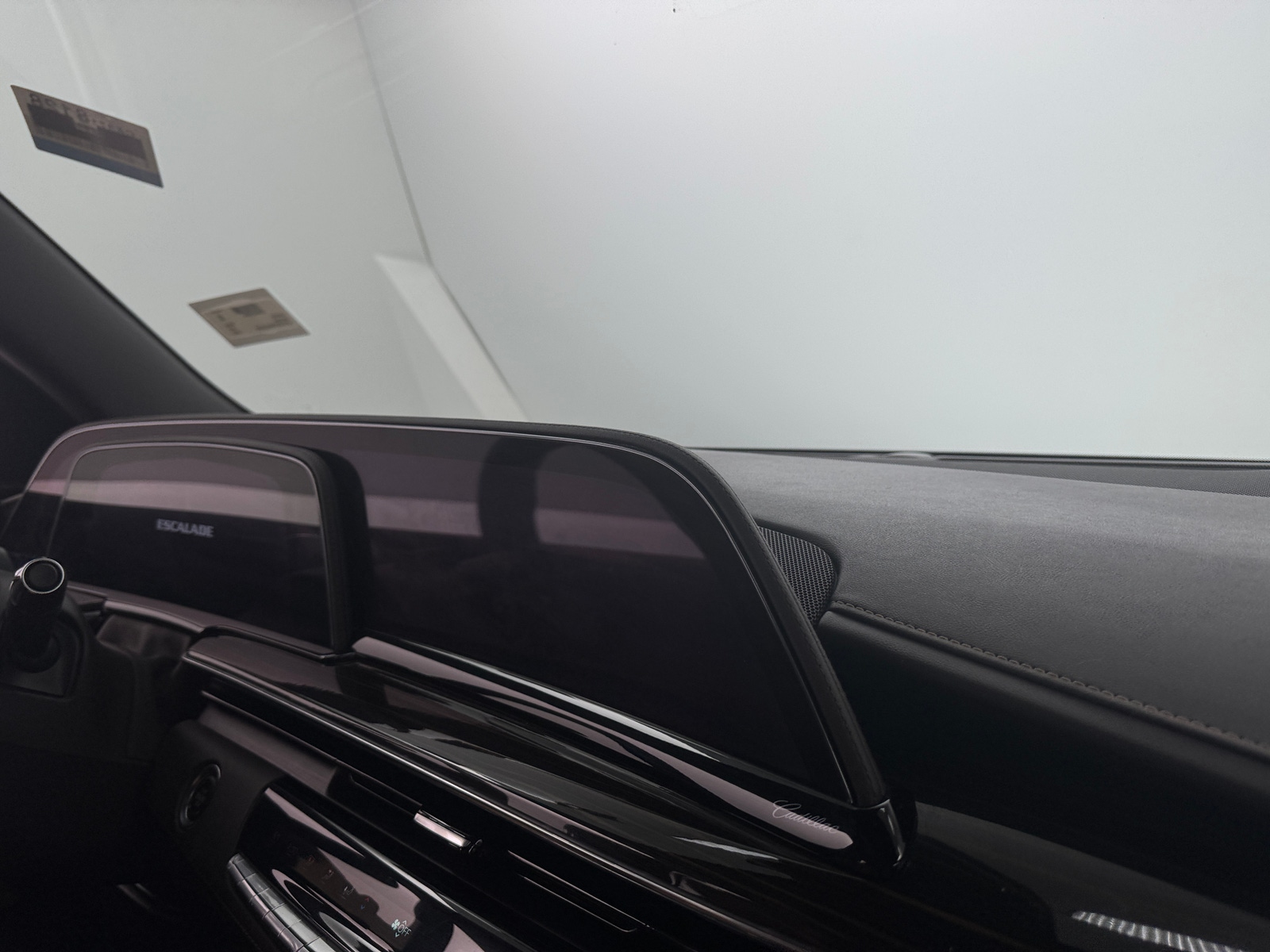 Thumbnail: 2022 Cadillac Escalade - 3