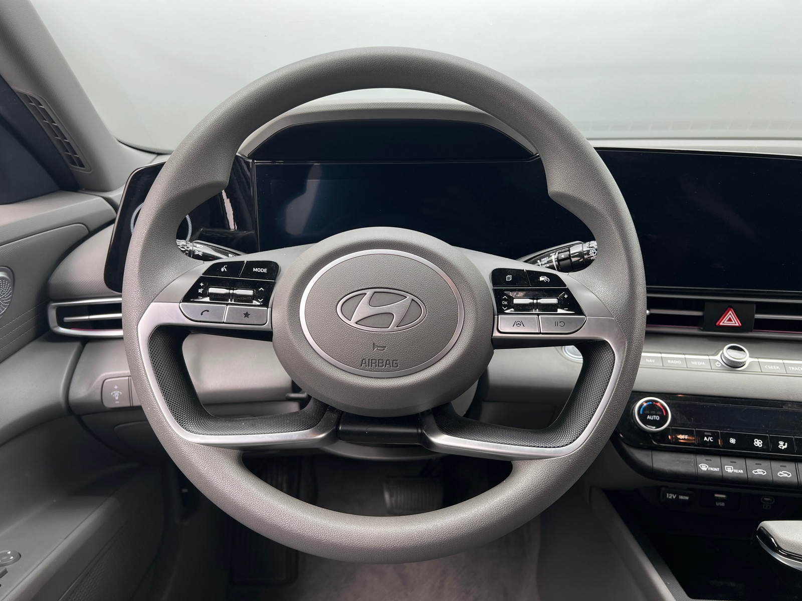 Thumbnail: 2024 Hyundai Elantra - 5