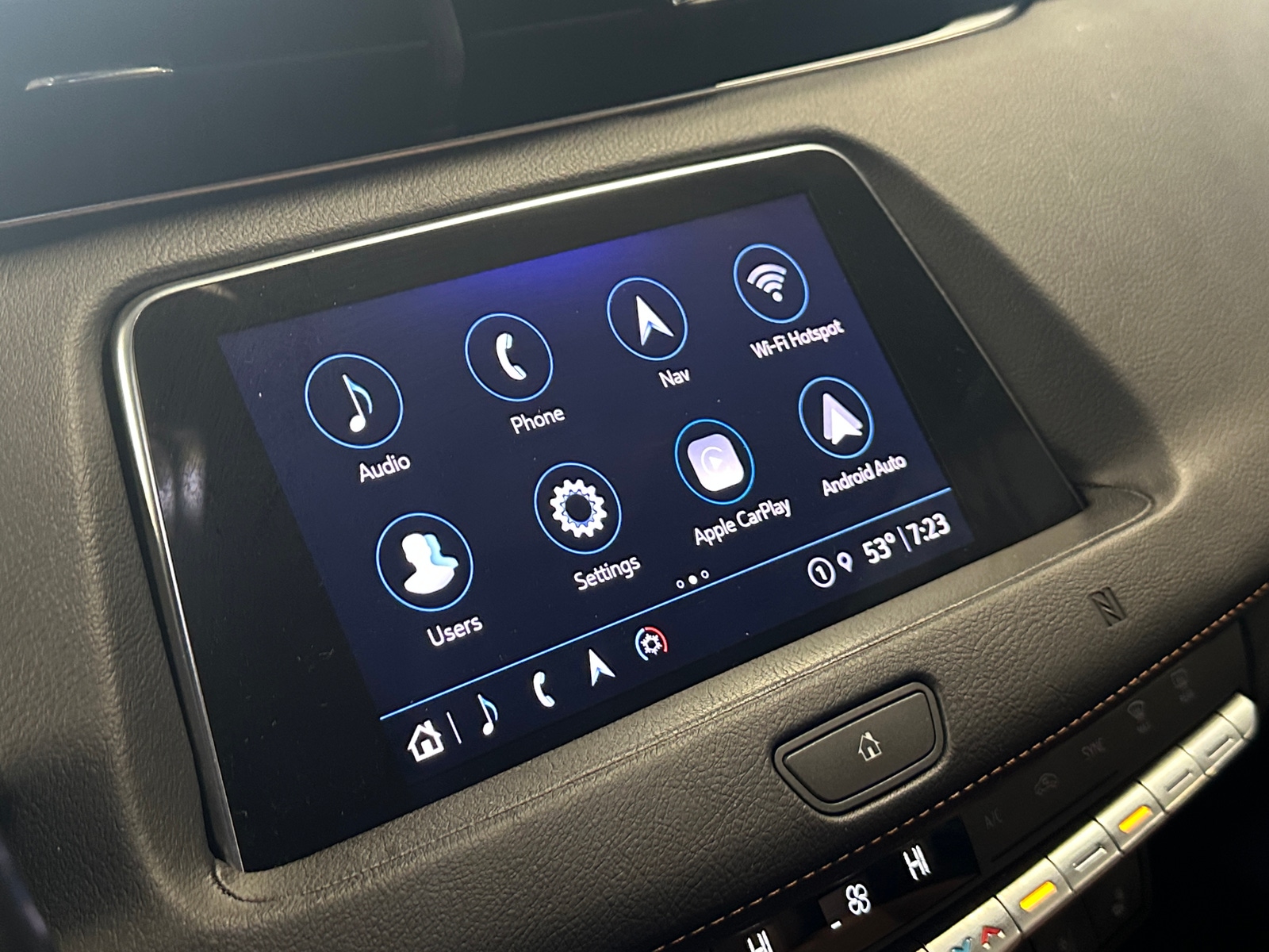 Thumbnail: 2021 Cadillac XT4 - 3