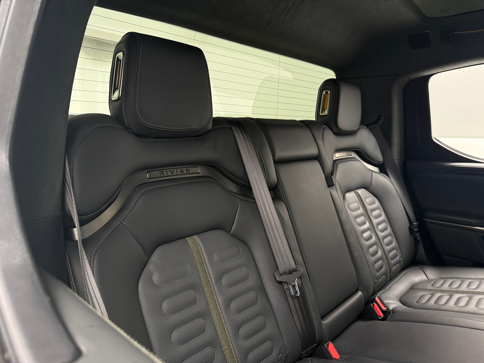 Thumbnail: 2022 Rivian R1T - 5