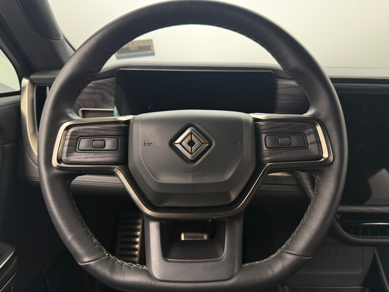 Thumbnail: 2022 Rivian R1T - 4