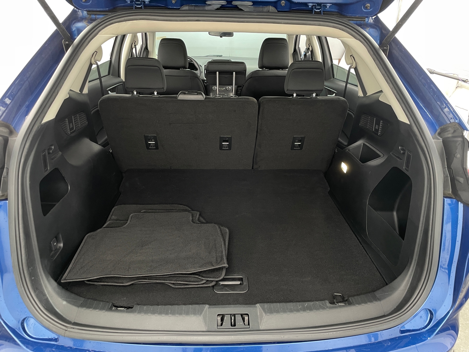 Thumbnail: 2020 Ford Edge - 7