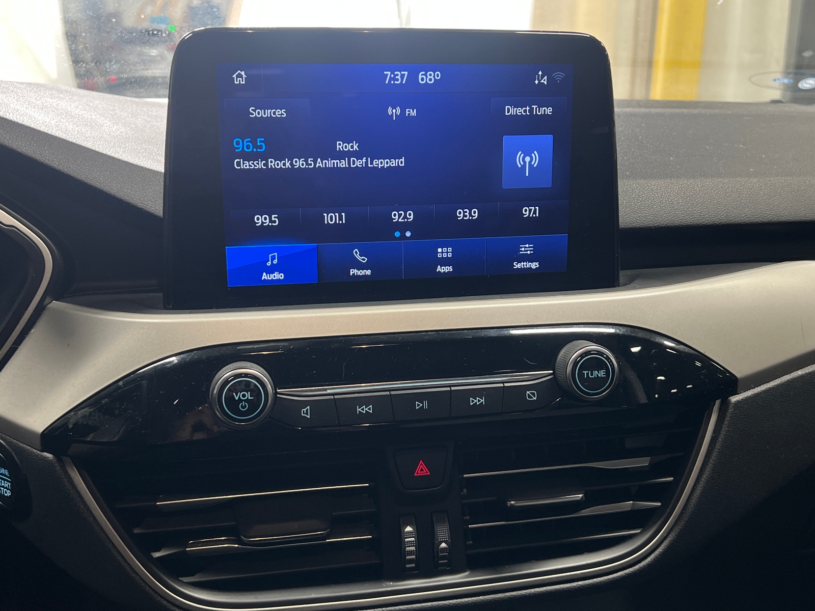 Thumbnail: 2021 Ford Escape - 4