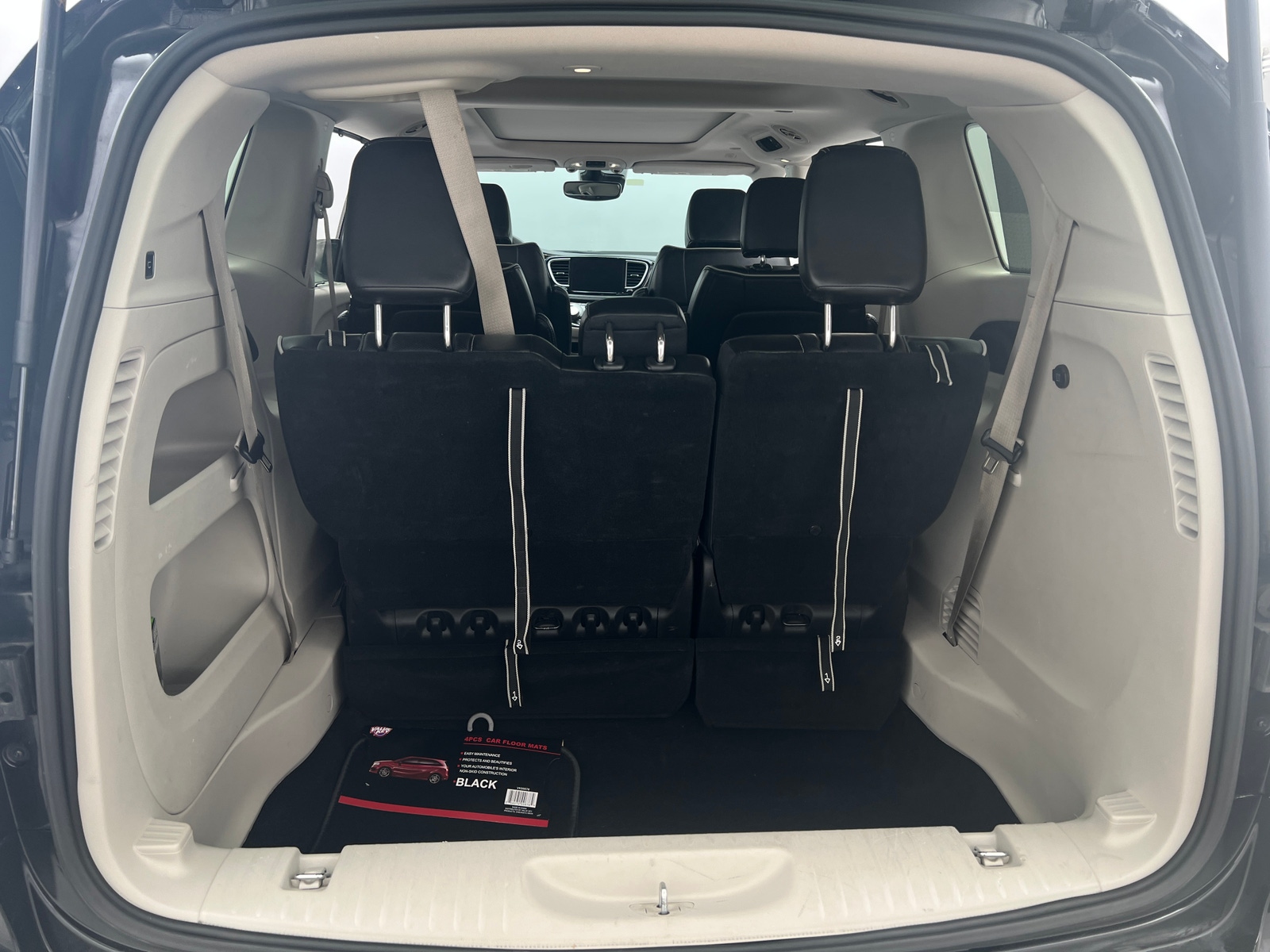 Thumbnail: 2023 Chrysler Pacifica - 6