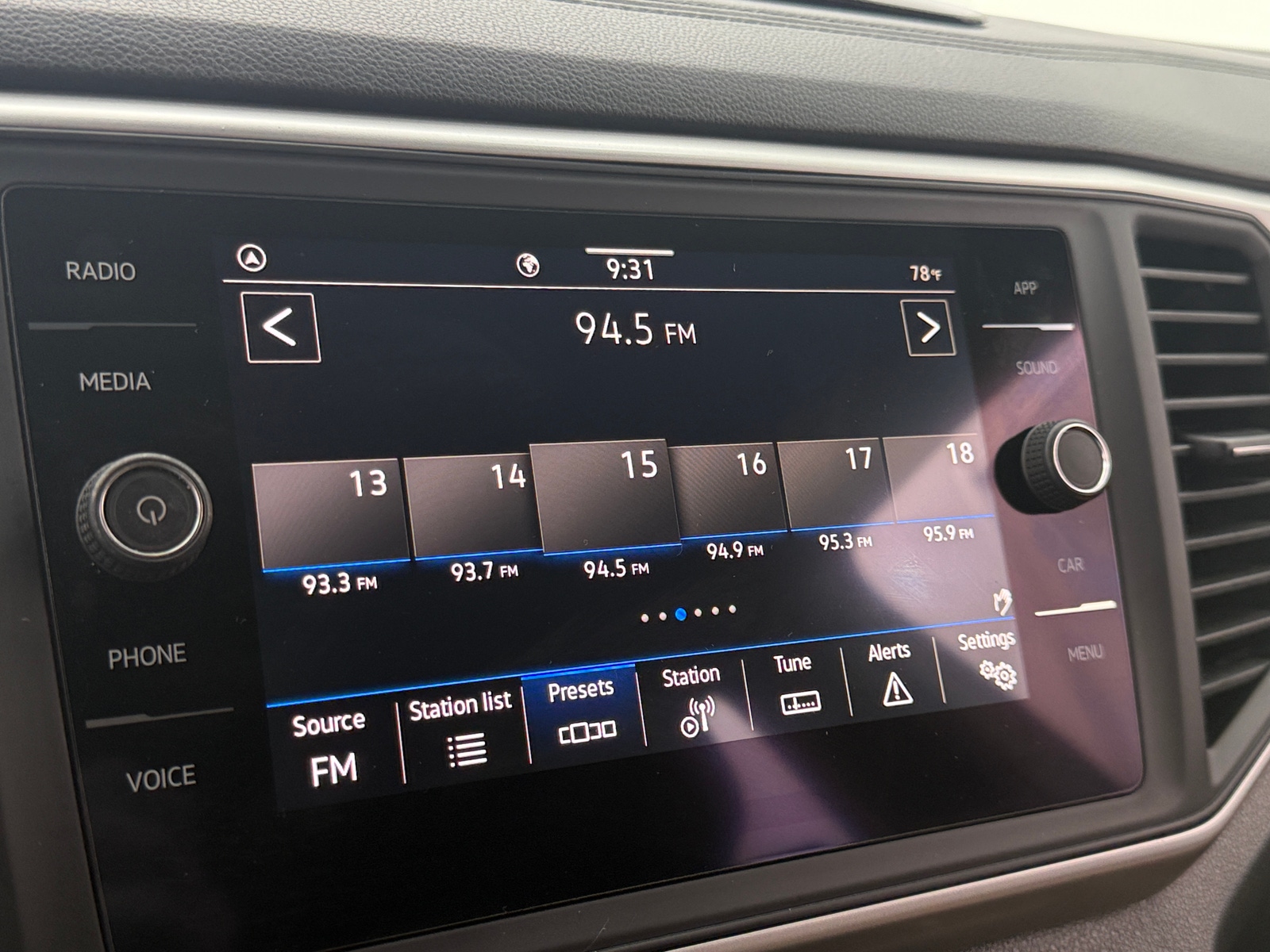 Thumbnail: 2021 Volkswagen Atlas - 3