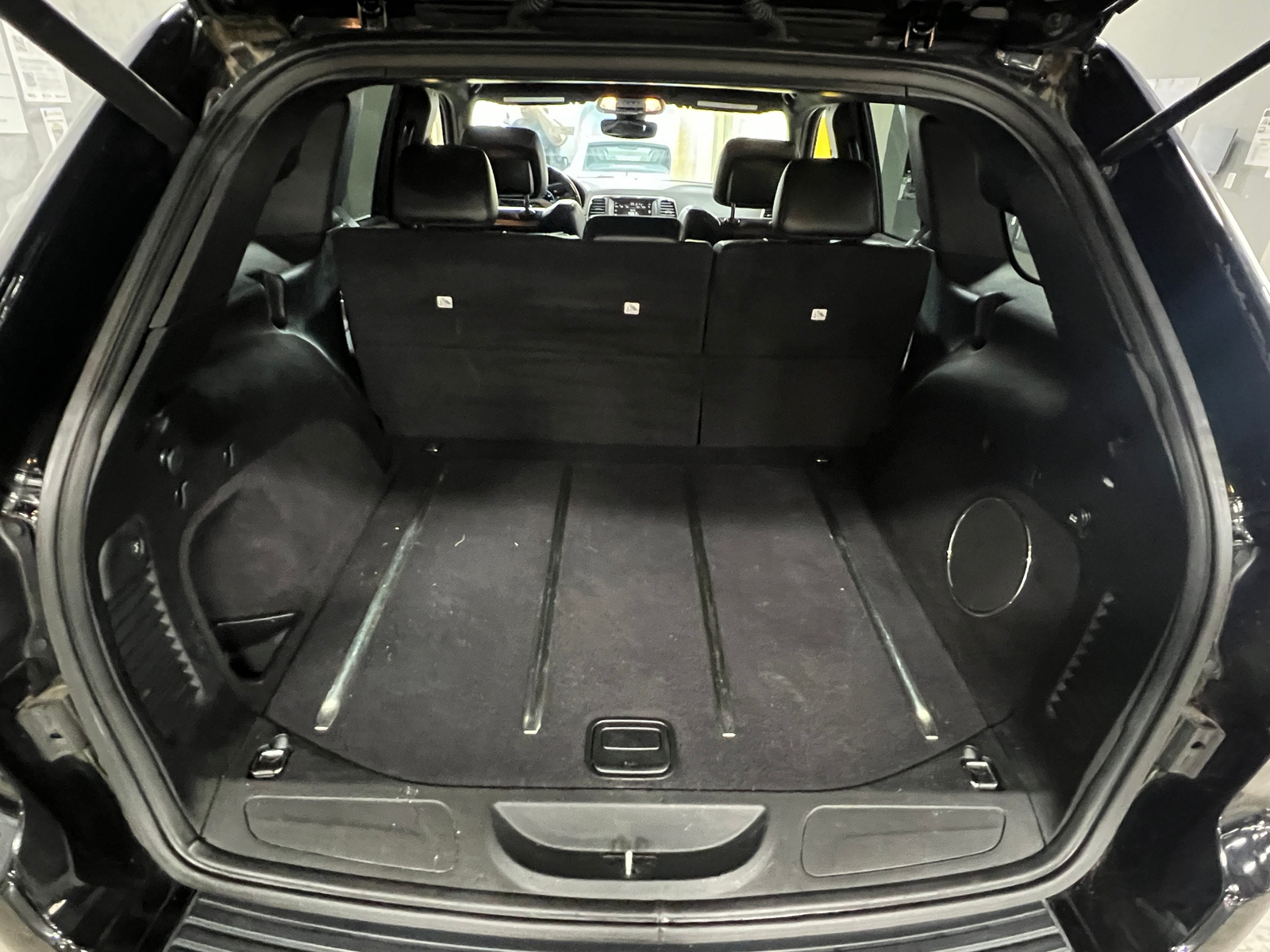 Thumbnail: 2017 Jeep Grand Cherokee - 6