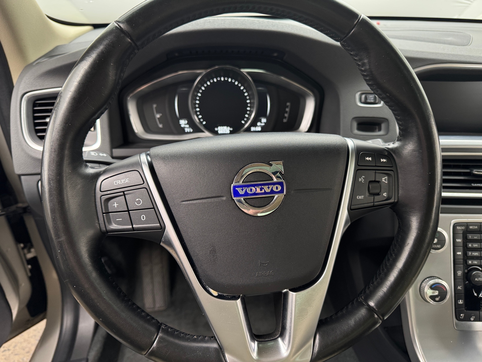 Thumbnail: 2018 Volvo S60 - 4