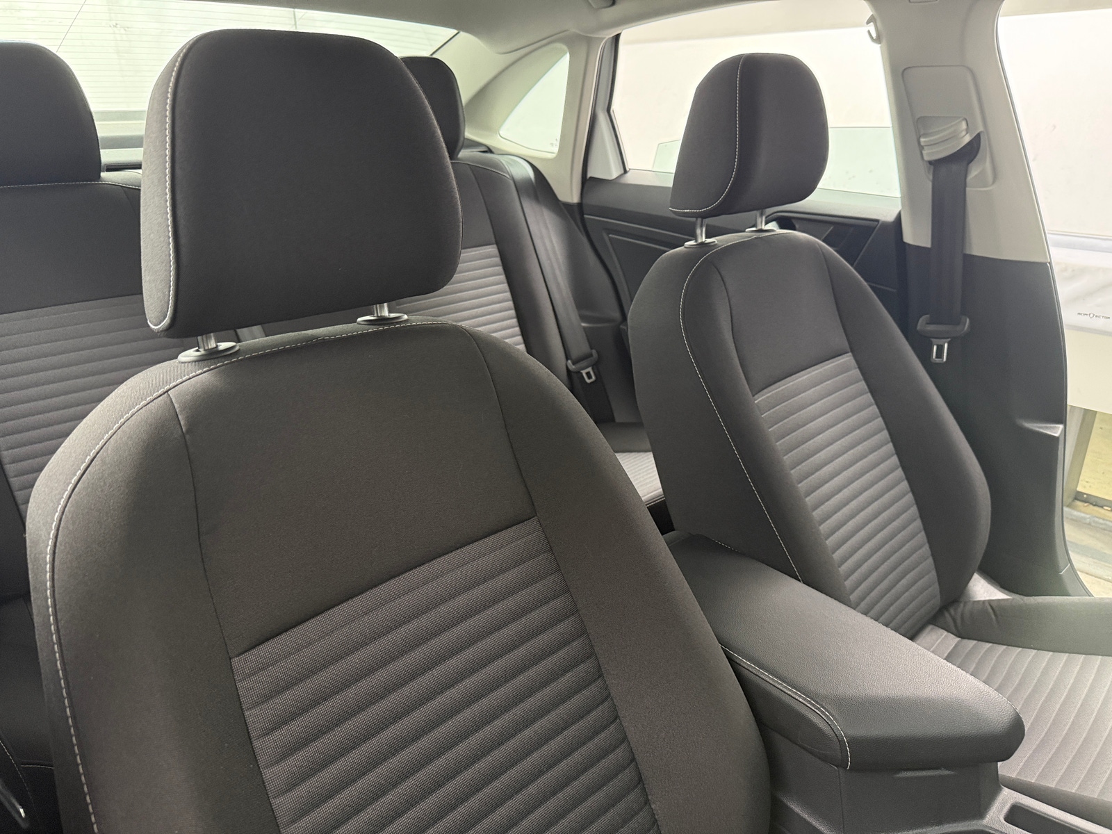 Thumbnail: 2025 Volkswagen Jetta - 2