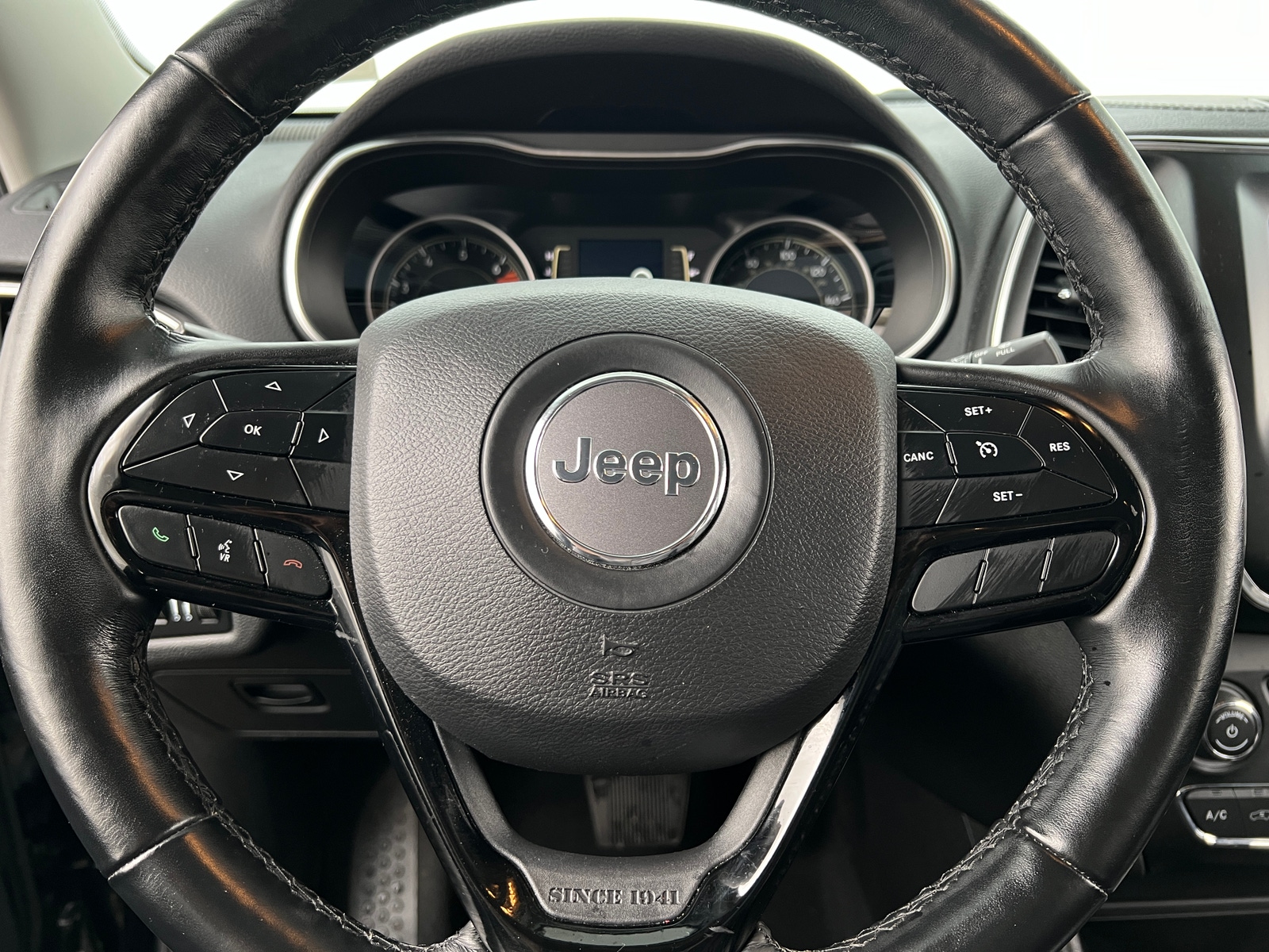 Thumbnail: 2021 Jeep Cherokee - 5
