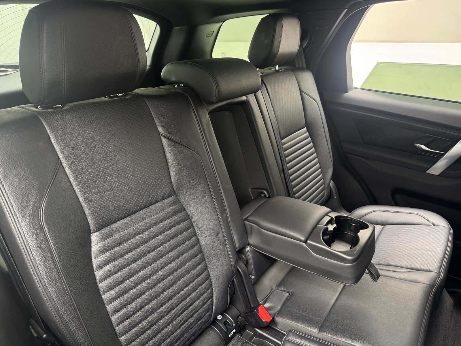 Thumbnail: 2021 Land Rover Discovery Sport - 5