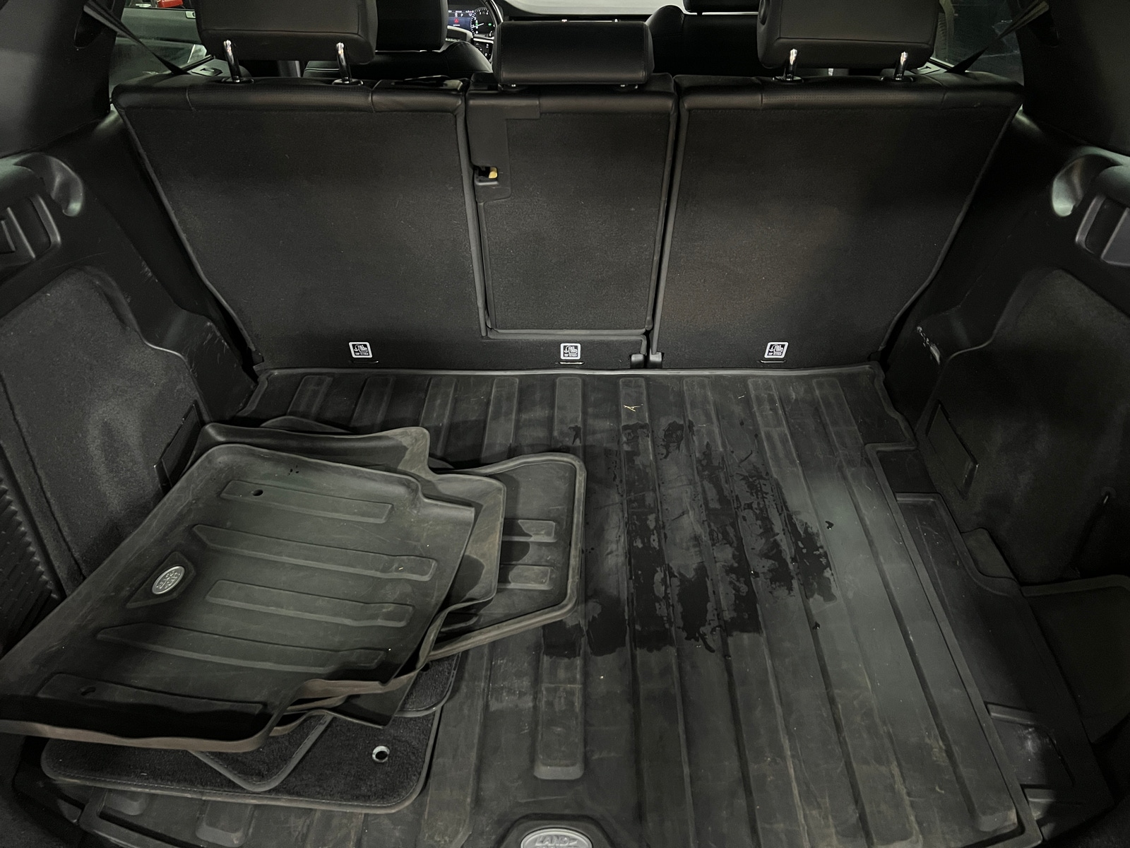 Thumbnail: 2021 Land Rover Discovery Sport - 6