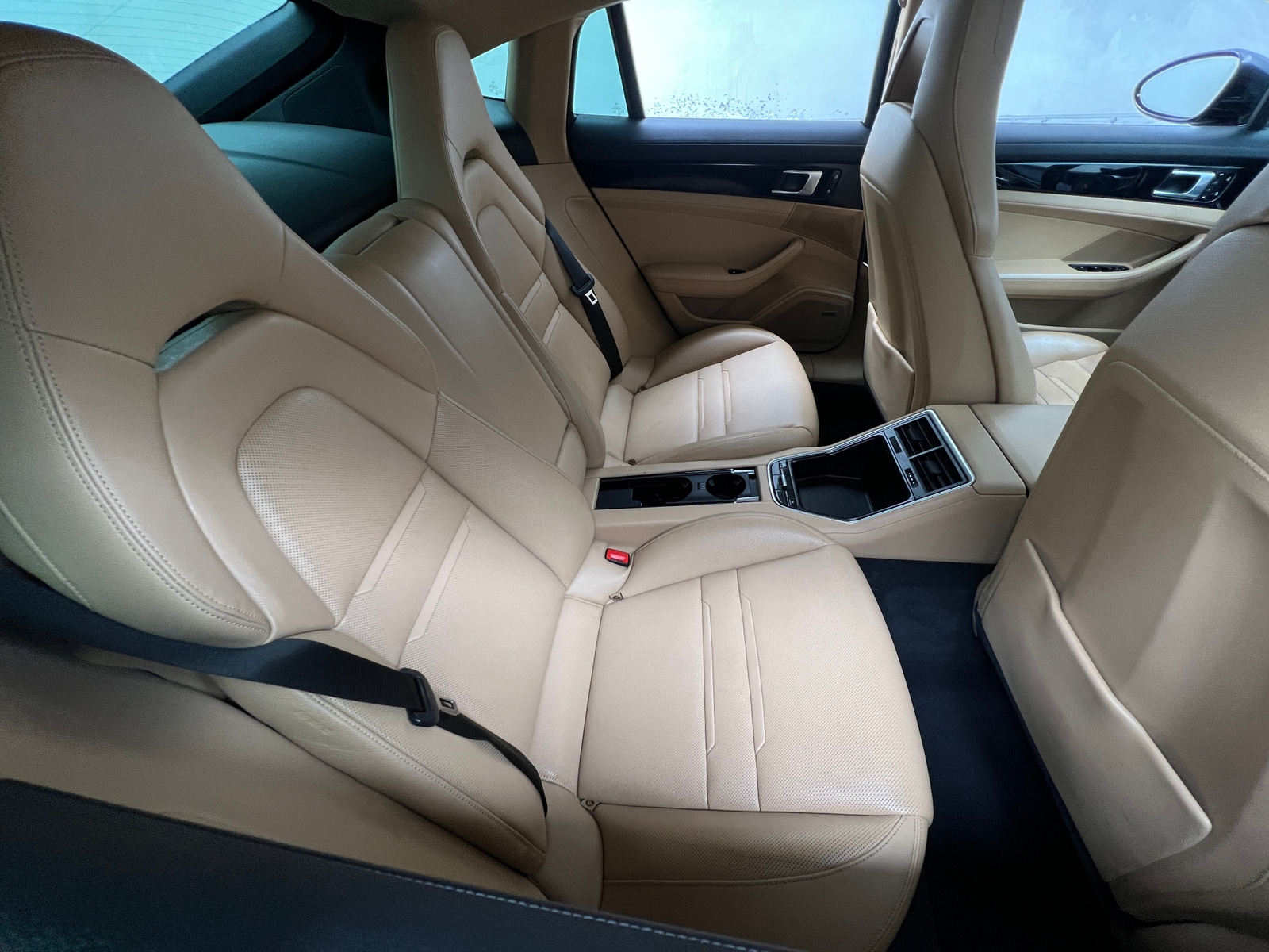 Thumbnail: 2019 Porsche Panamera - 5