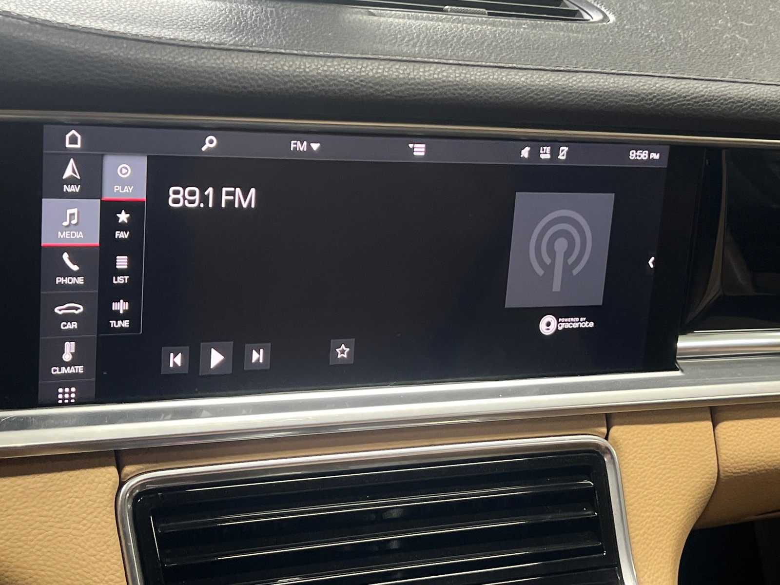 Thumbnail: 2019 Porsche Panamera - 3