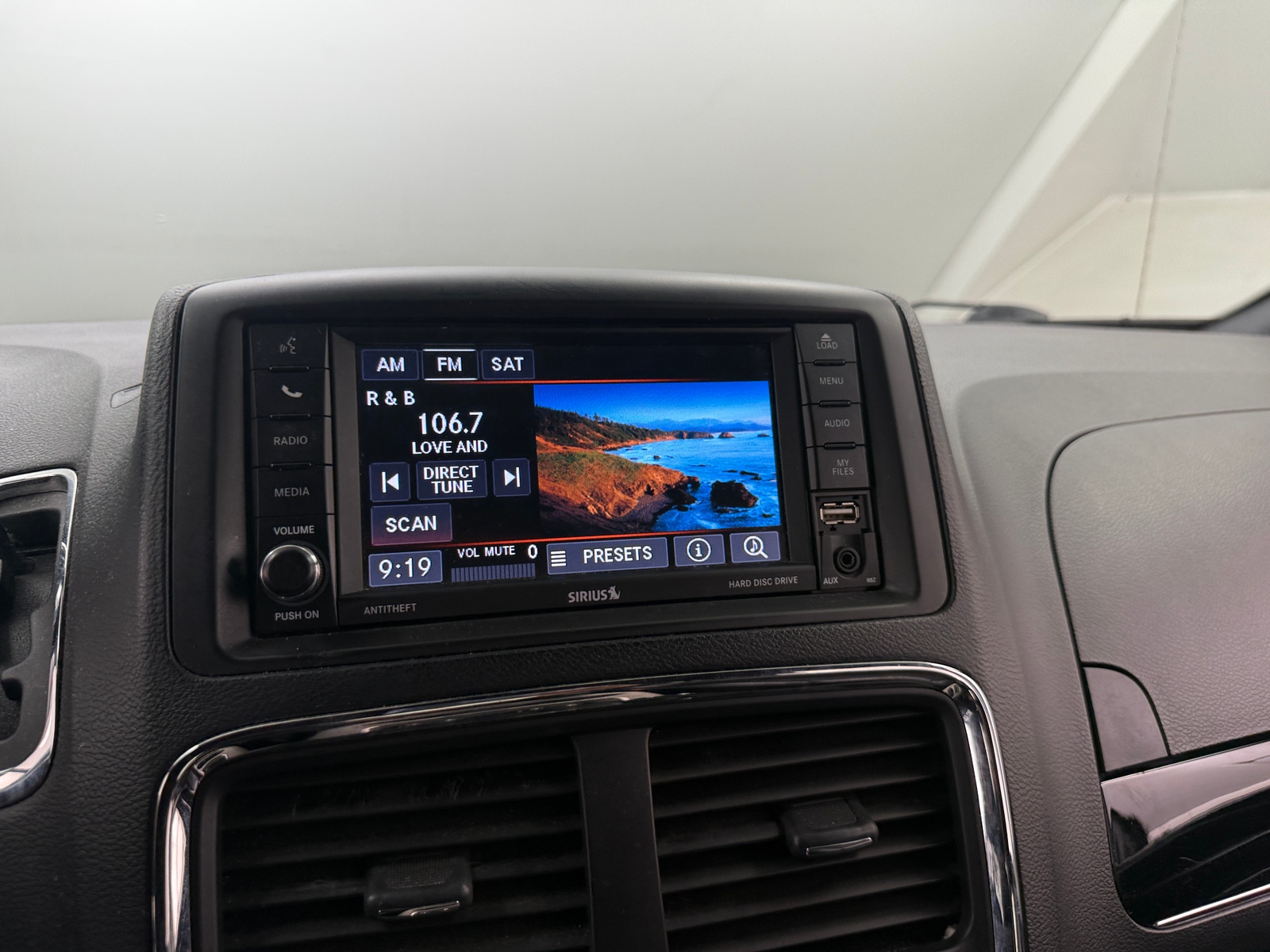 Thumbnail: 2019 Dodge Grand Caravan - 3