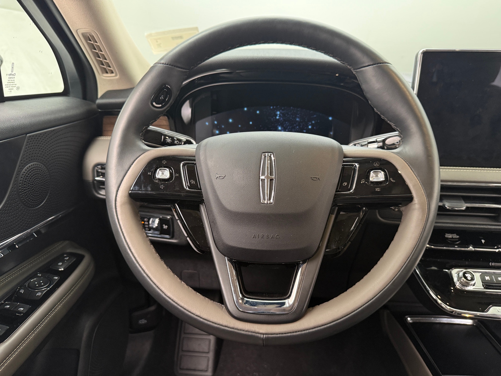 Thumbnail: 2024 Lincoln Corsair - 4