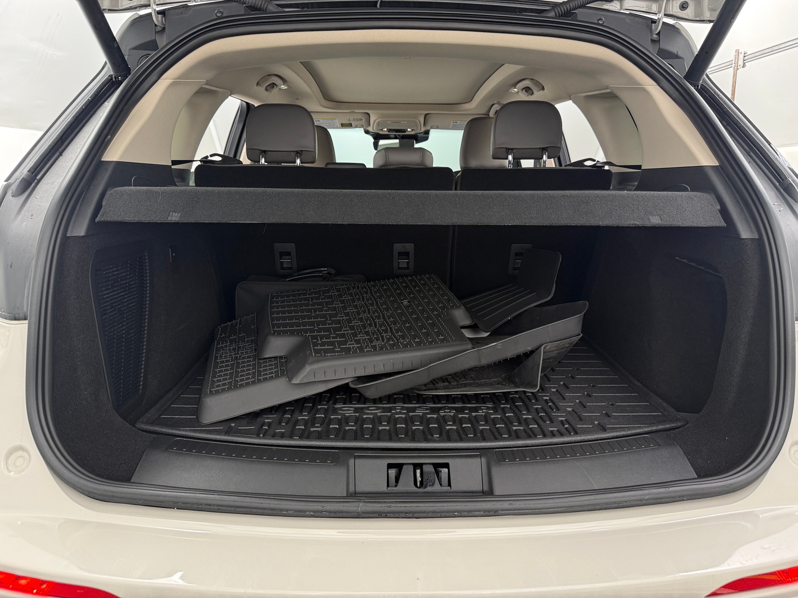 Thumbnail: 2024 Lincoln Corsair - 6