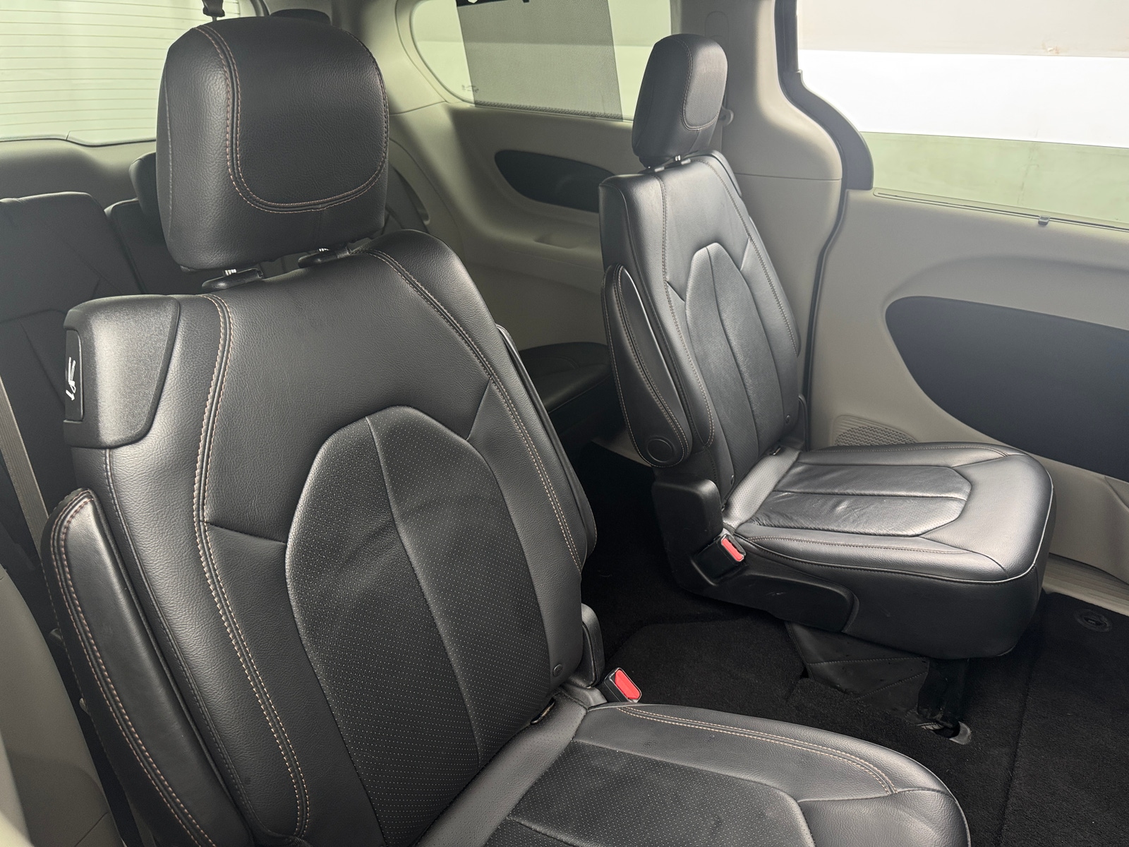 Thumbnail: 2018 Chrysler Pacifica - 5