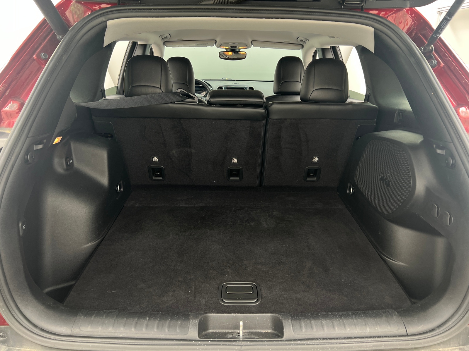 Thumbnail: 2019 Jeep Cherokee - 6