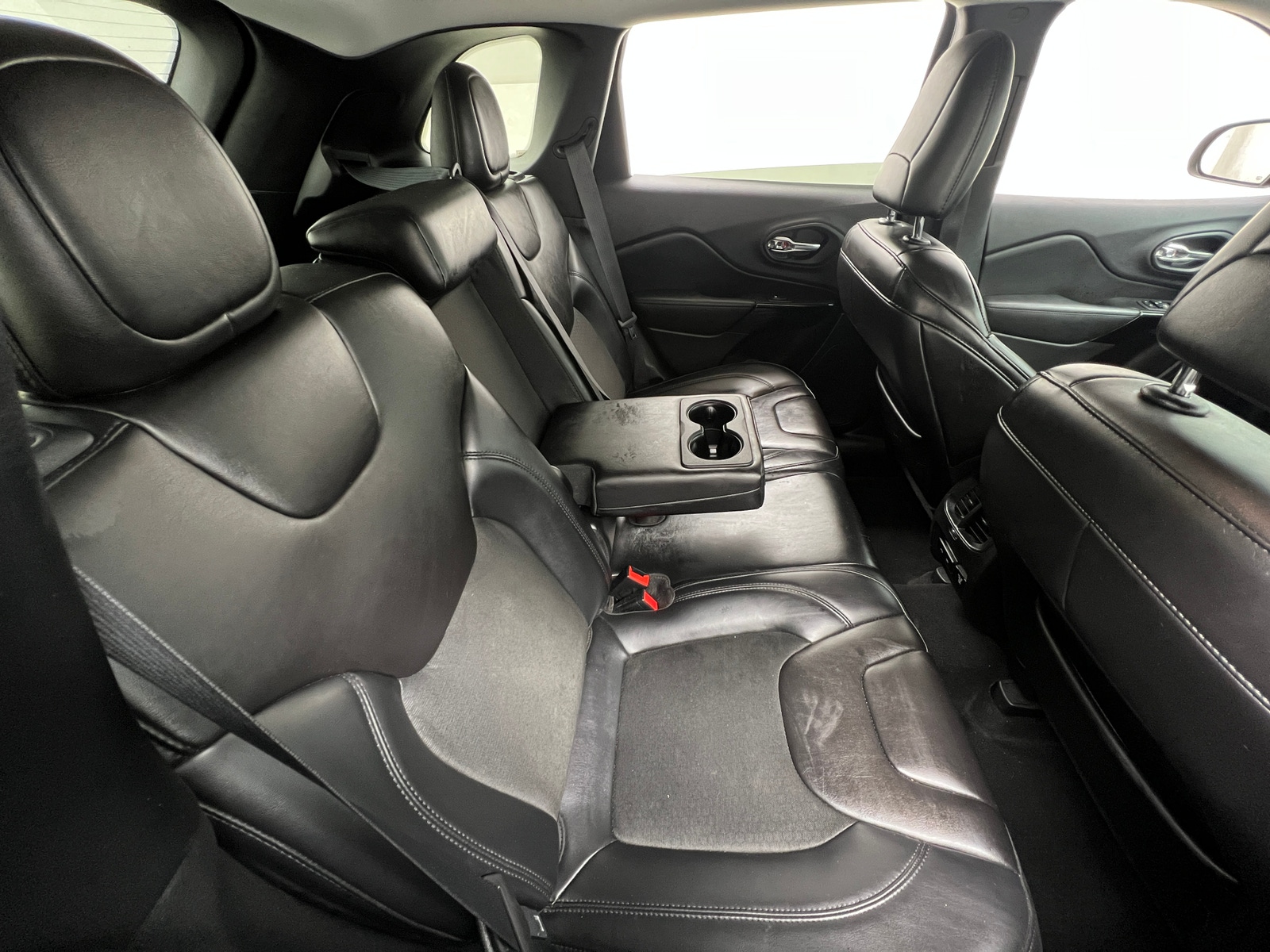 Thumbnail: 2019 Jeep Cherokee - 6