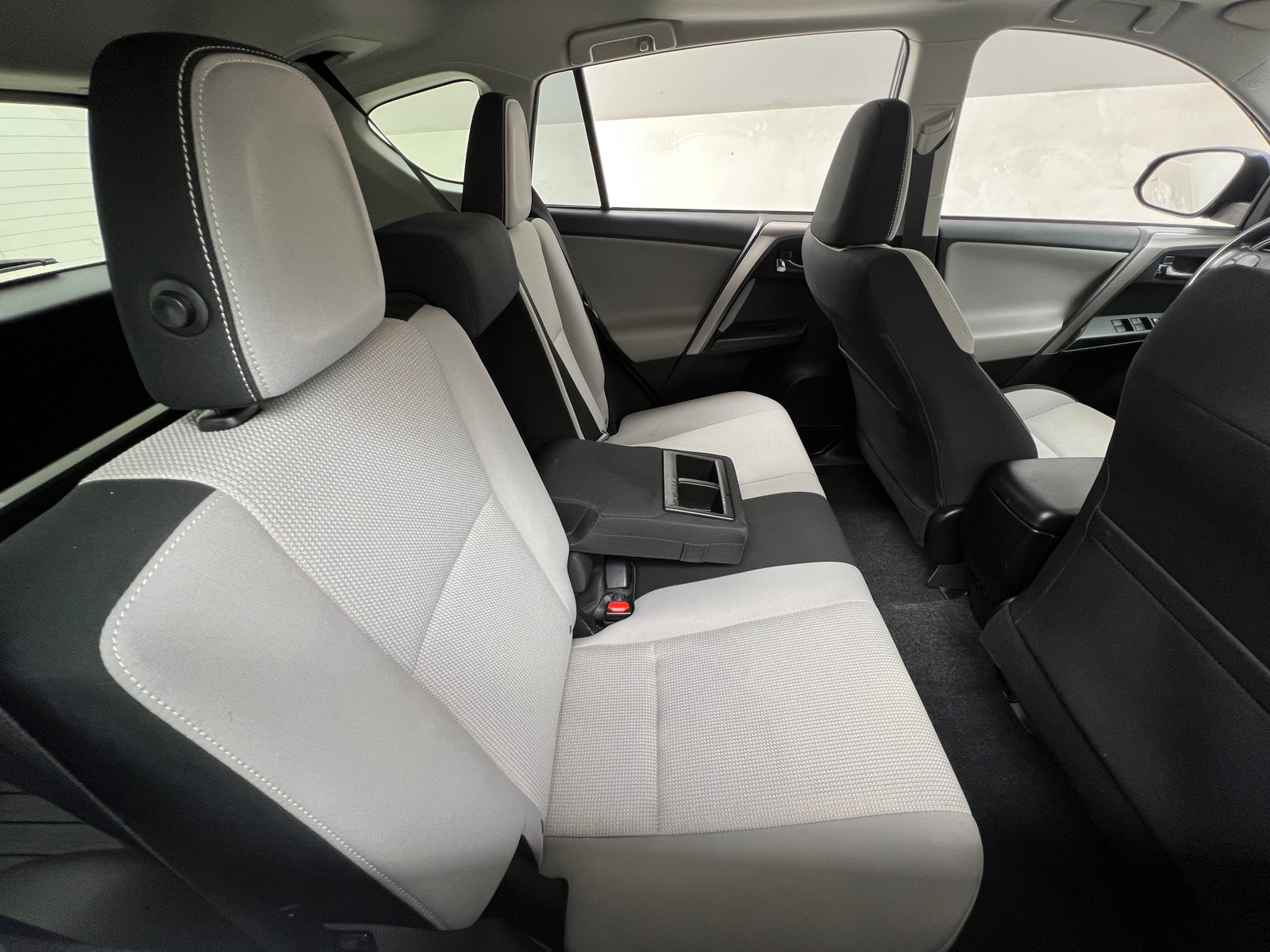 Thumbnail: 2018 Toyota RAV4 - 6