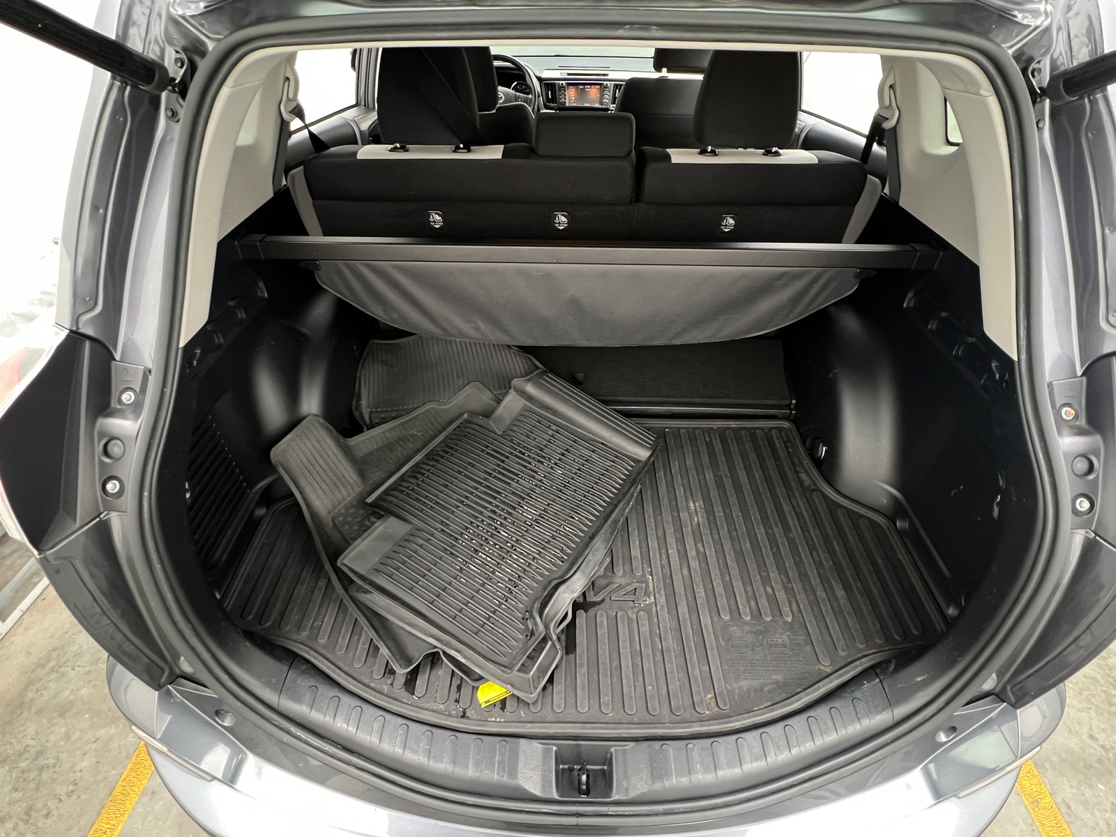 Thumbnail: 2018 Toyota RAV4 - 7