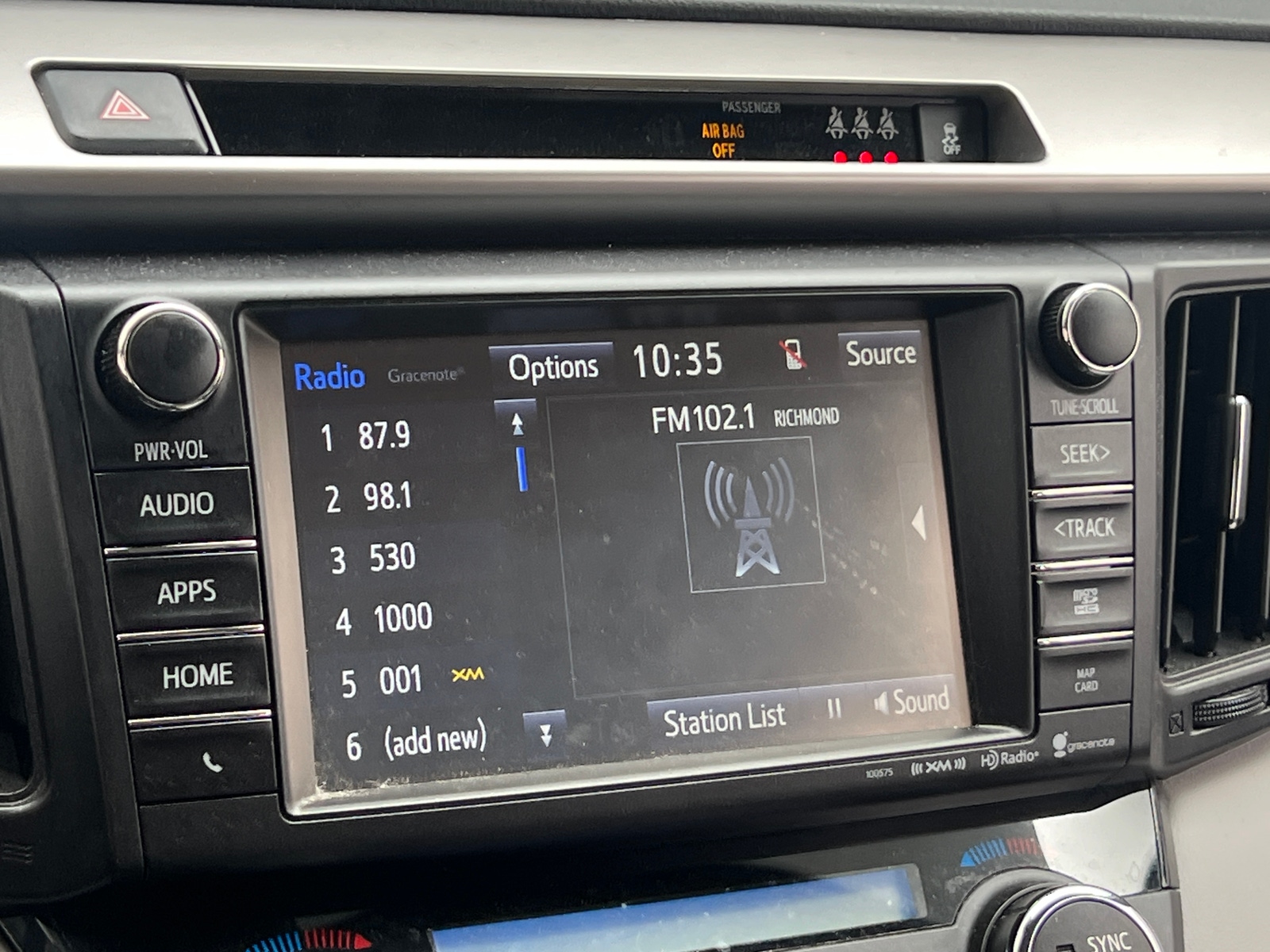 Thumbnail: 2018 Toyota RAV4 - 4