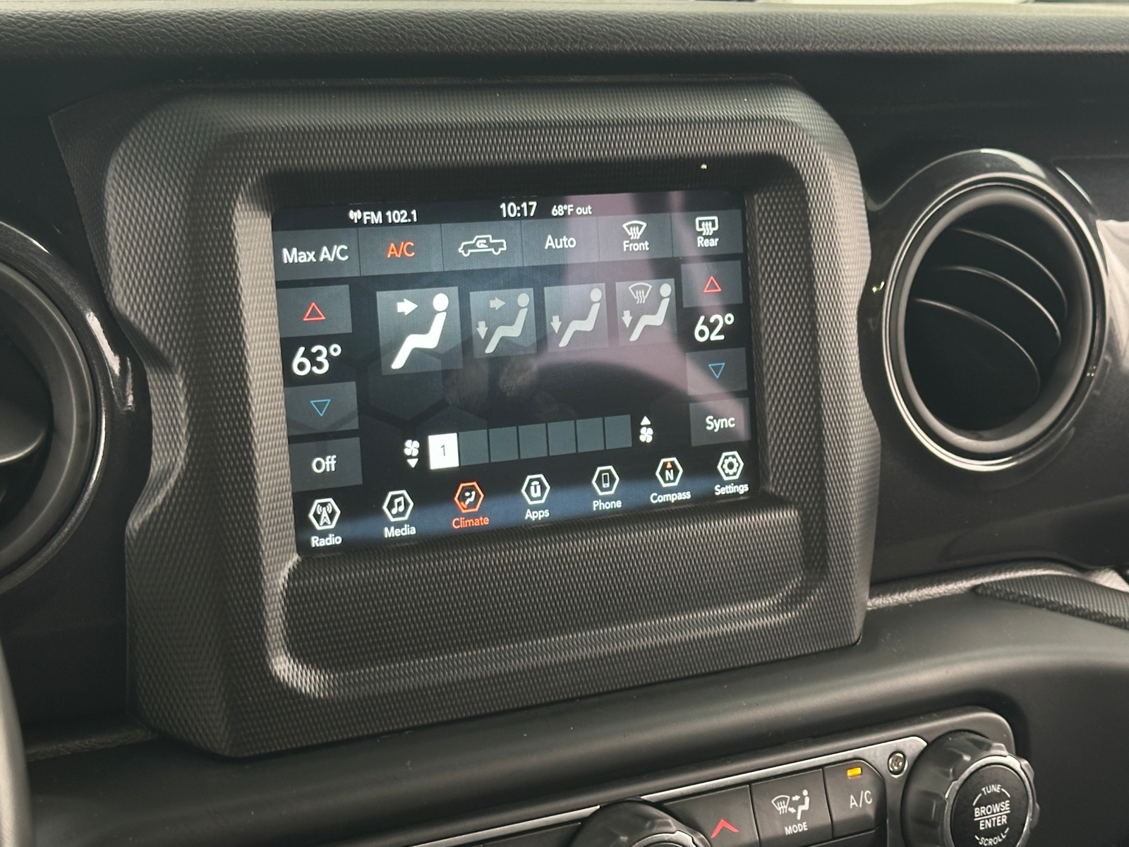 Thumbnail: 2022 Jeep Gladiator - 4