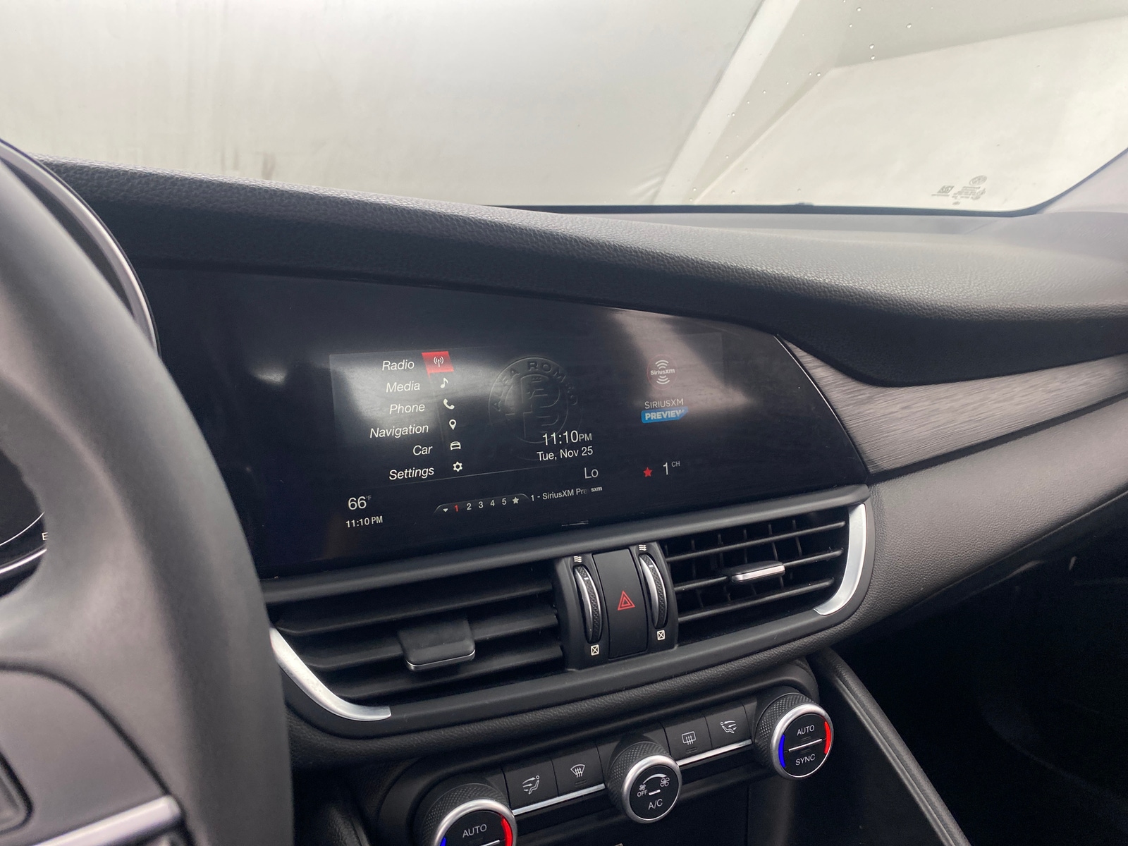 Thumbnail: 2018 Alfa Romeo Giulia - 3