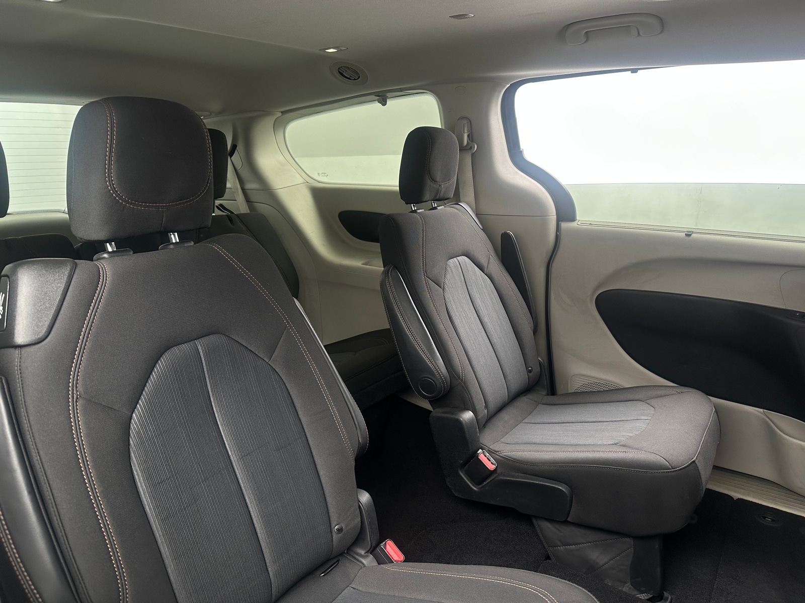 Thumbnail: 2020 Chrysler Pacifica - 6