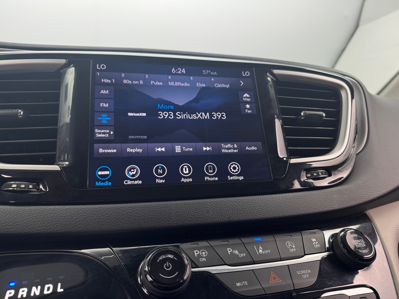 Thumbnail: 2020 Chrysler Pacifica - 4