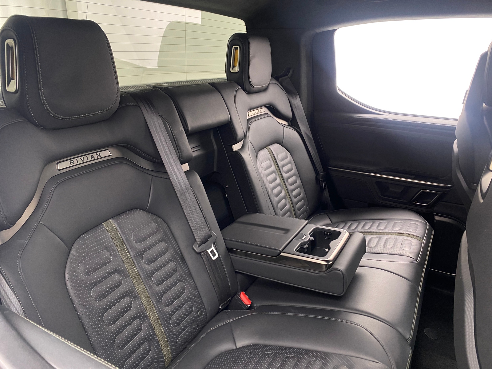 Thumbnail: 2023 Rivian R1T - 5