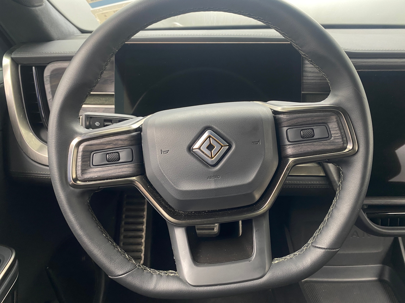 Thumbnail: 2023 Rivian R1T - 4