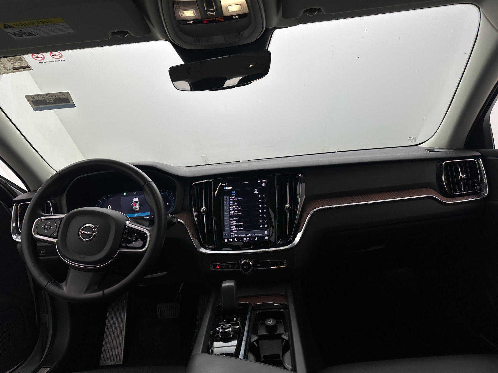 Thumbnail: 2025 Volvo V60 - 2