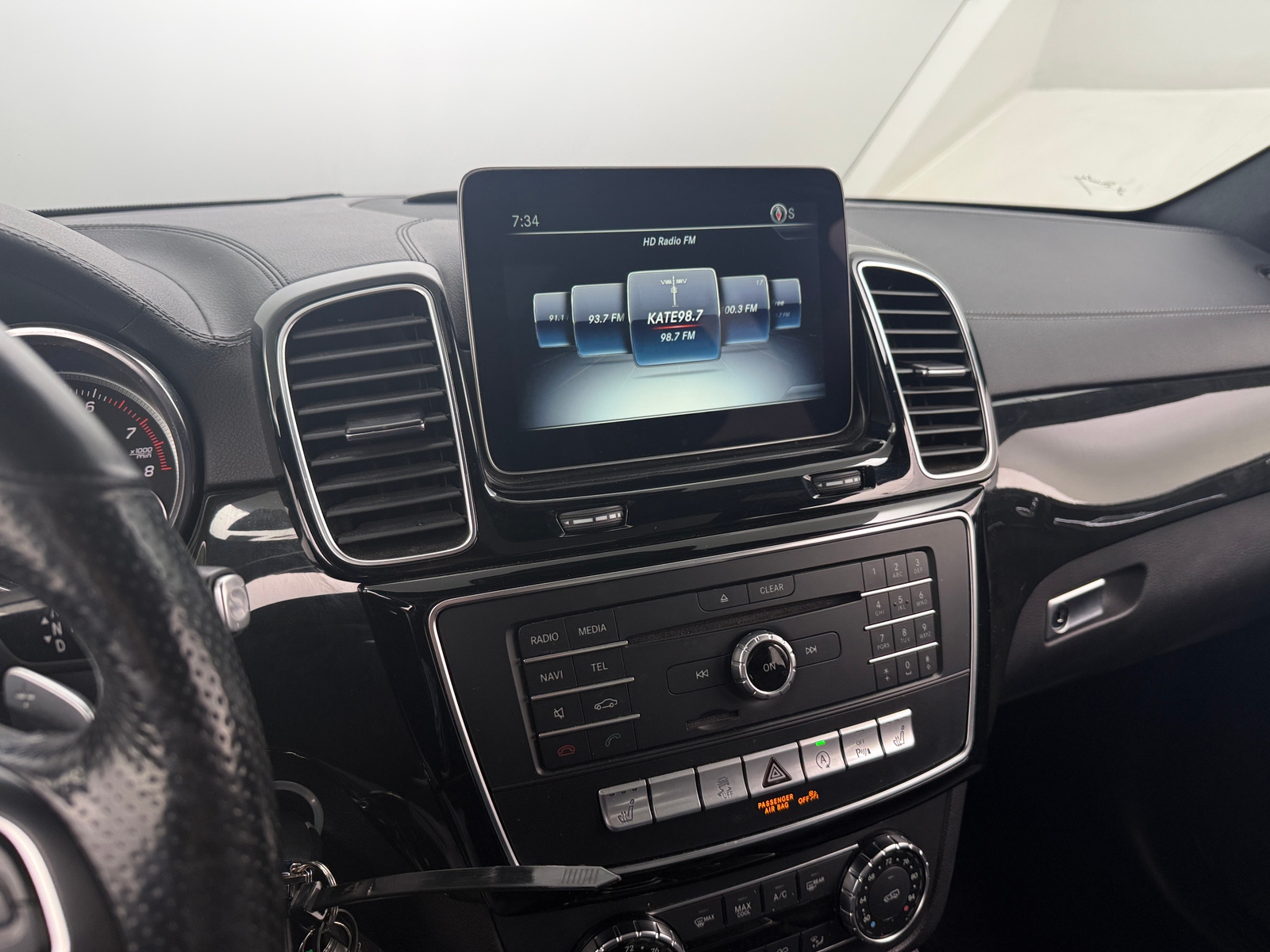 Thumbnail: 2019 Mercedes-Benz GLS - 3