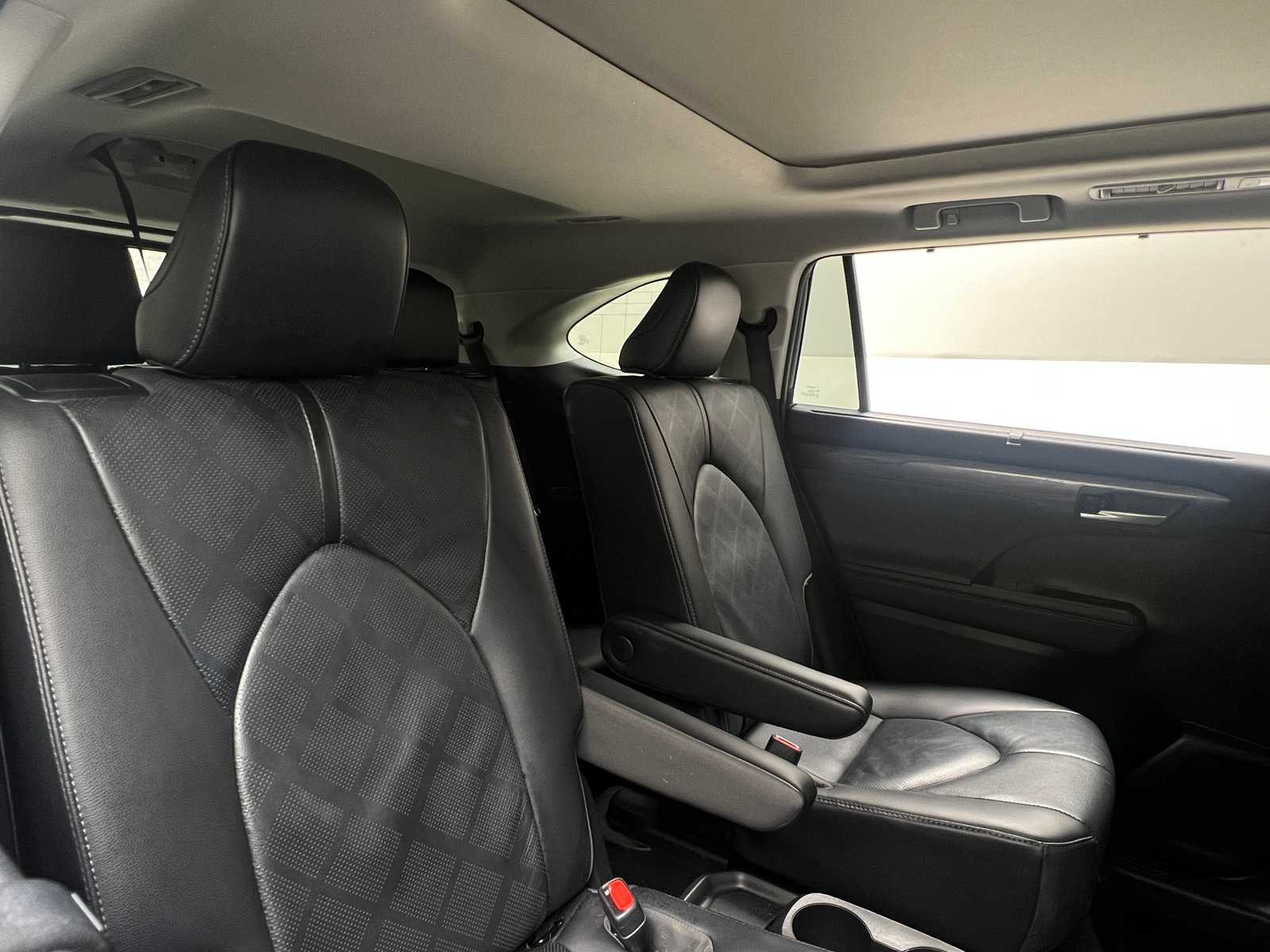 Thumbnail: 2020 Toyota Highlander - 5