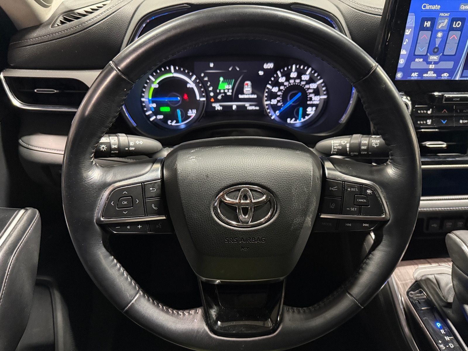 Thumbnail: 2020 Toyota Highlander - 4