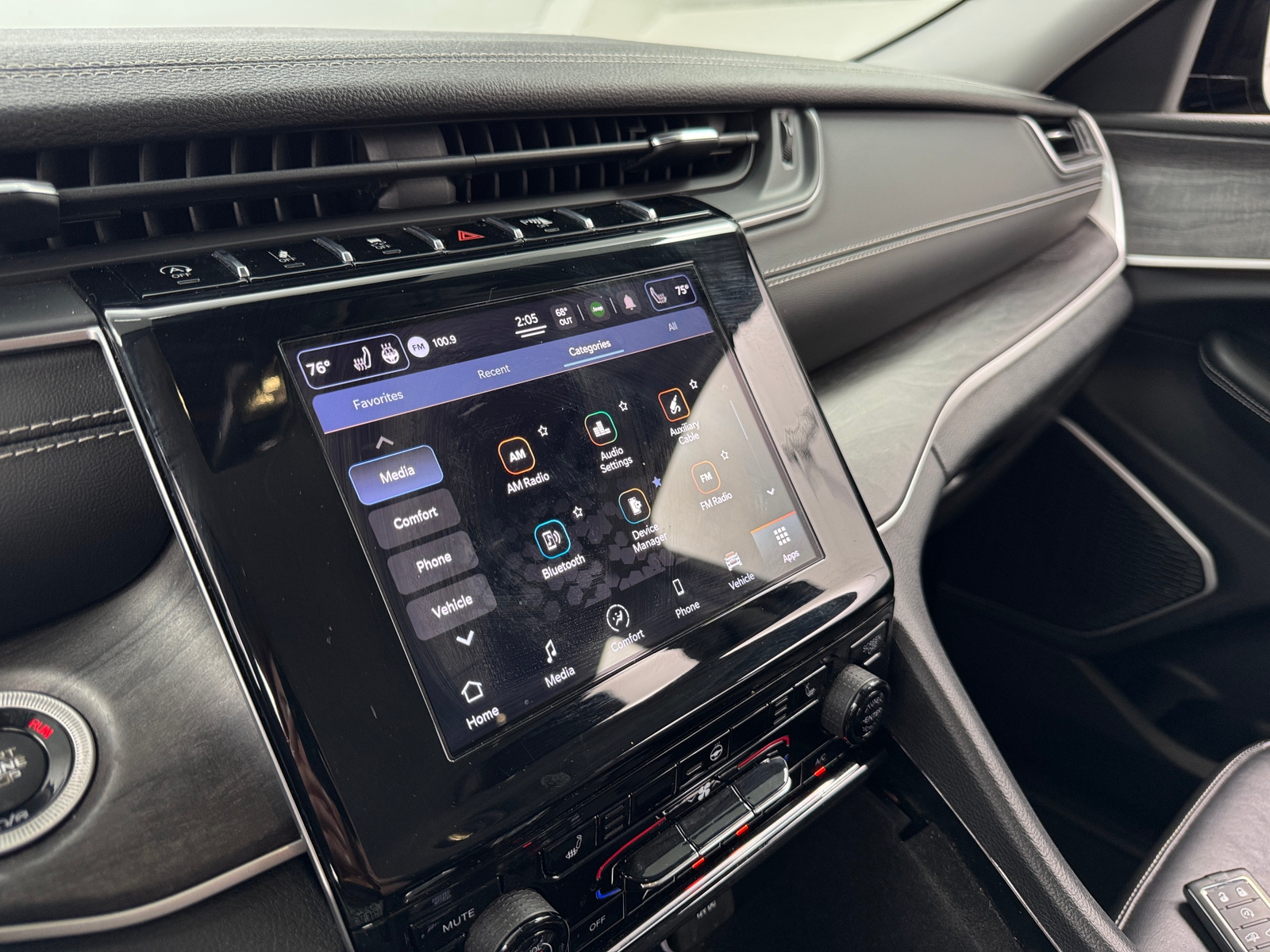 Thumbnail: 2021 Jeep Grand Cherokee L - 3