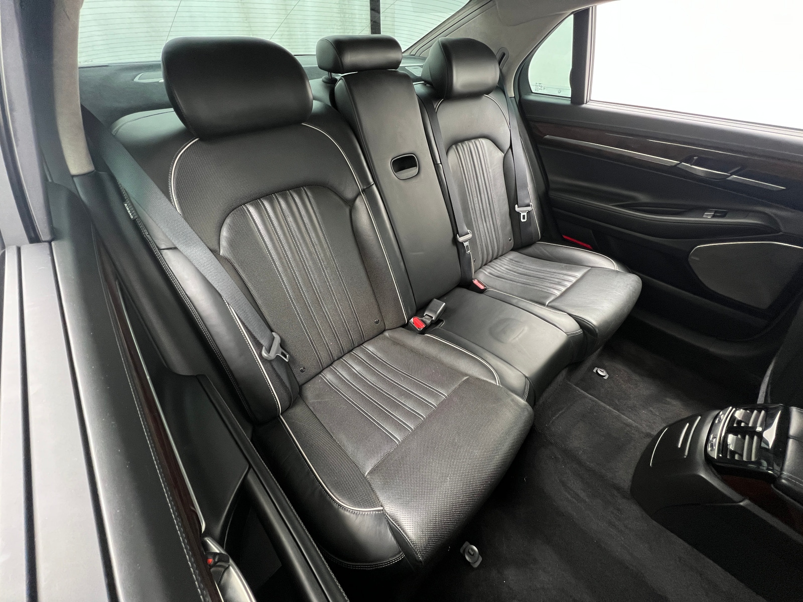 Thumbnail: 2017 Genesis G90 - 5