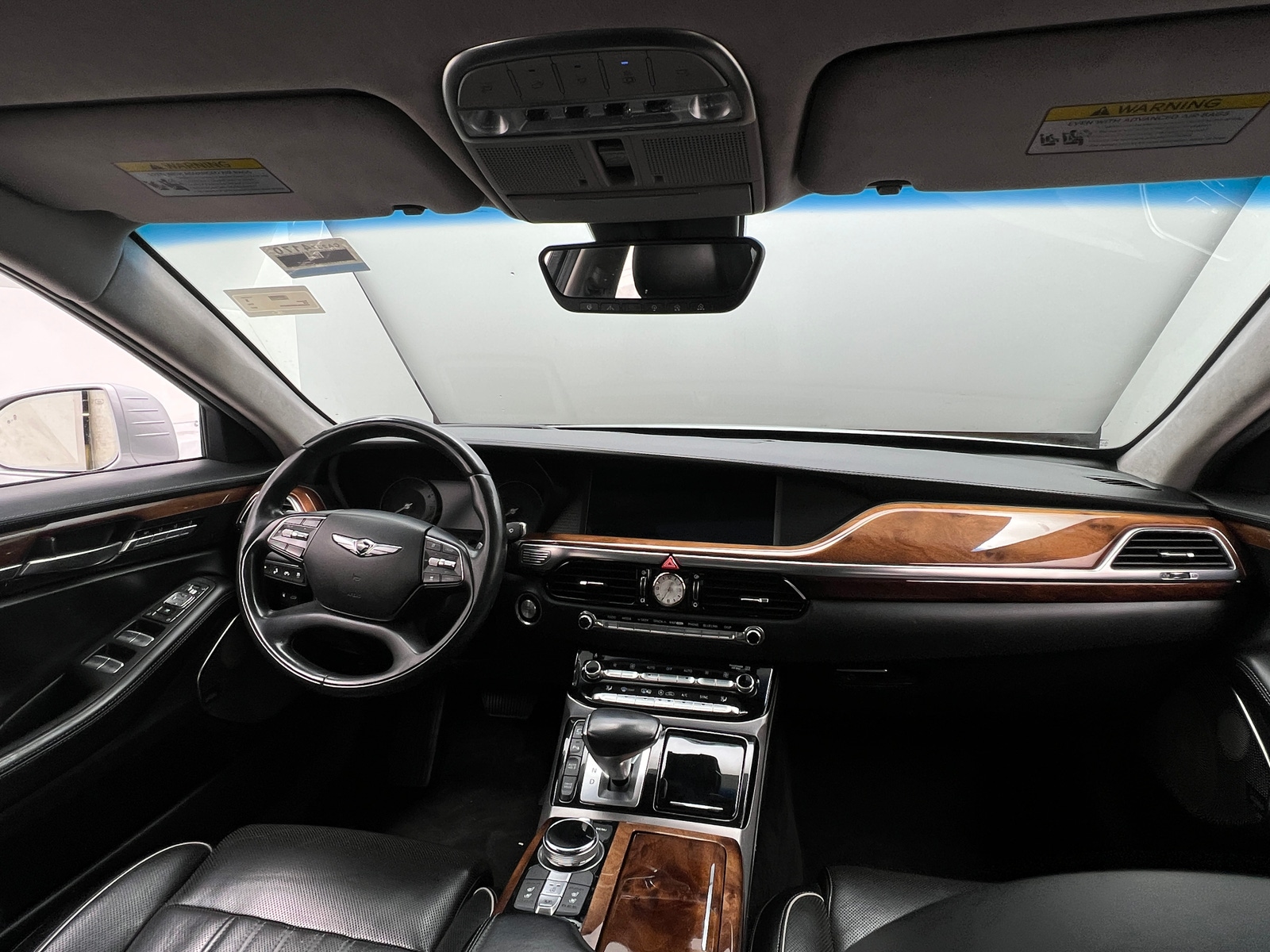 Thumbnail: 2017 Genesis G90 - 2